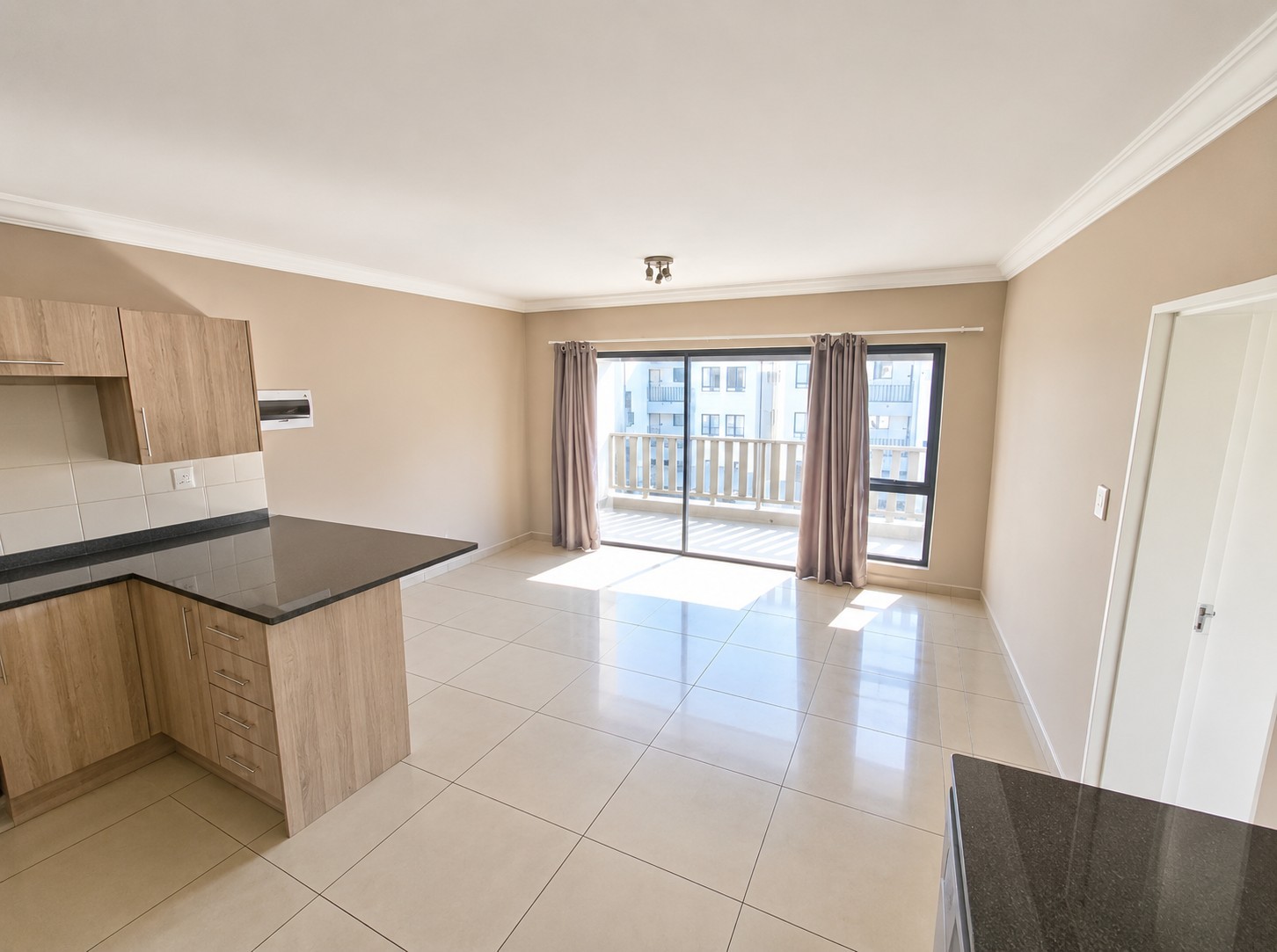 Apartment for sale in Broadacres, Sandton, 53 m²