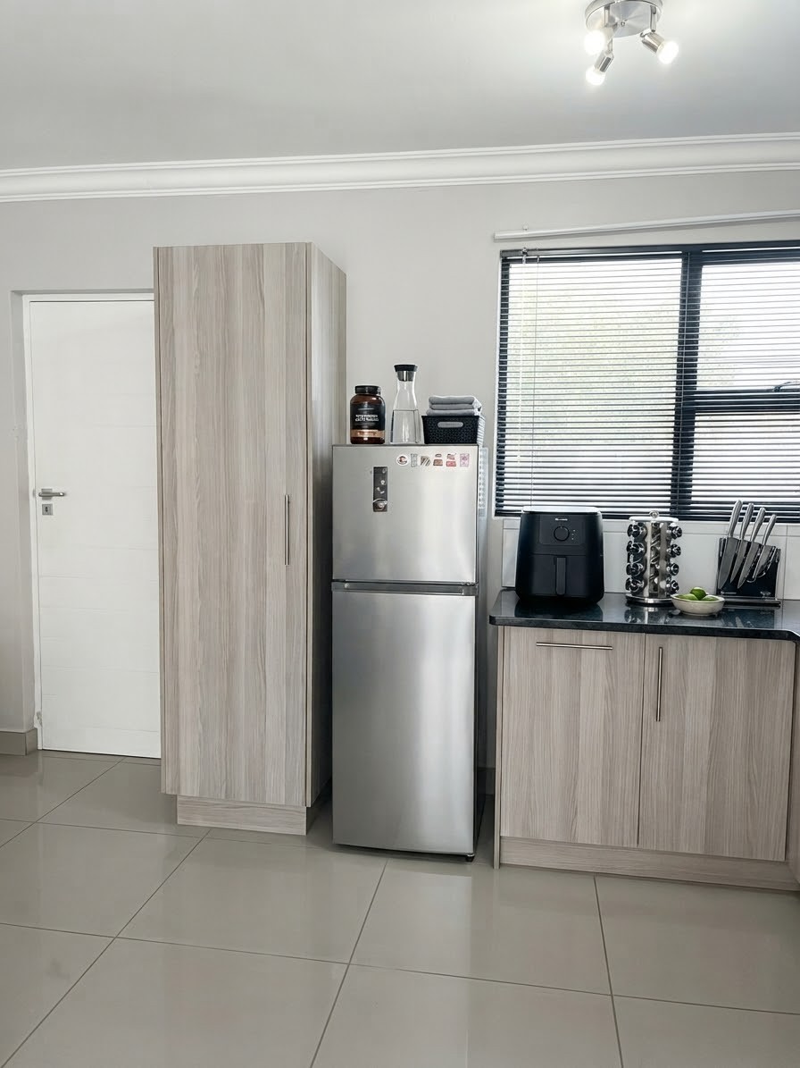 Apartment for sale in Broadacres, Sandton, 53 m²