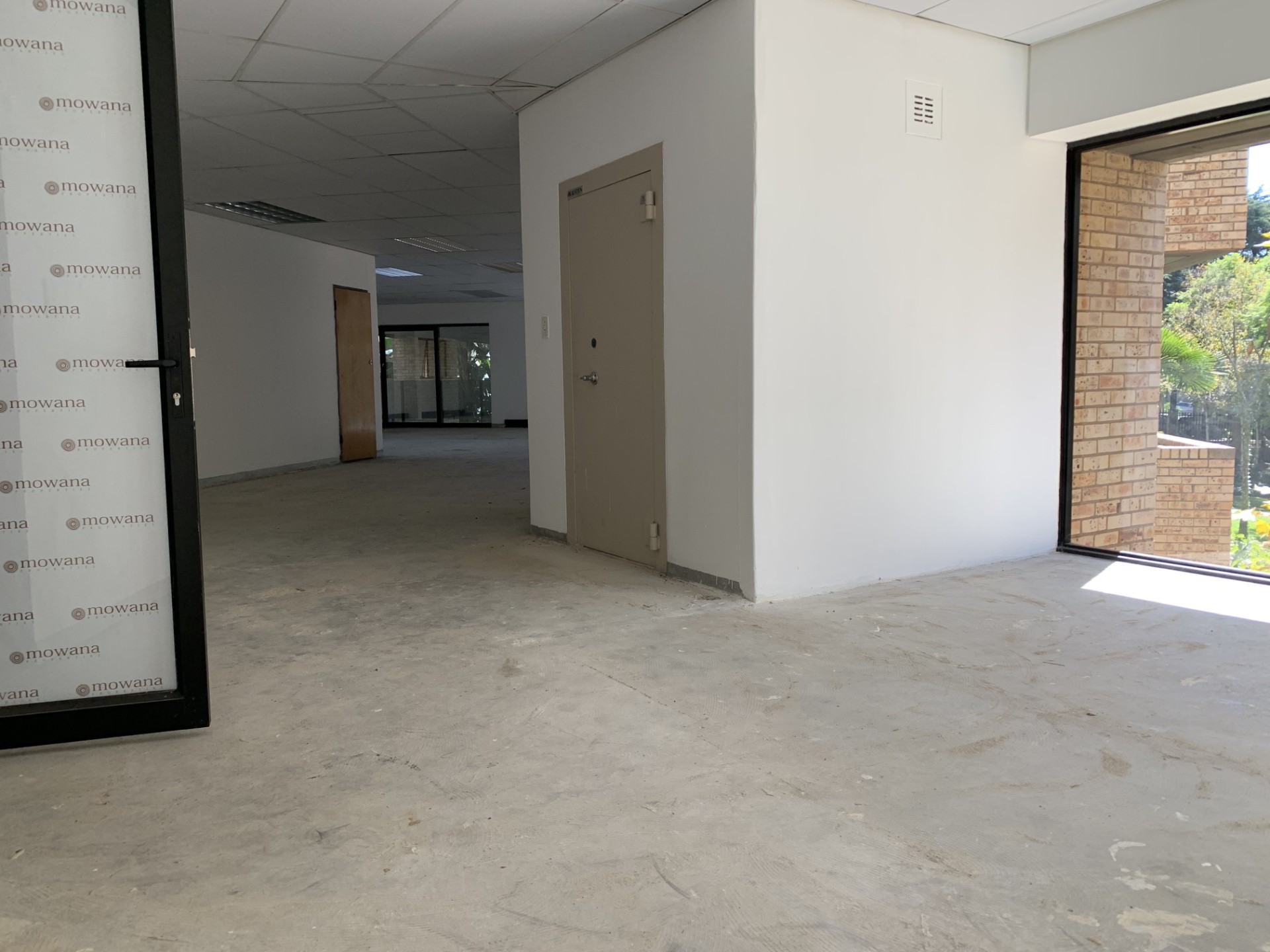 Commercial Property for rent in Sandton Central, Sandton, 677 m²