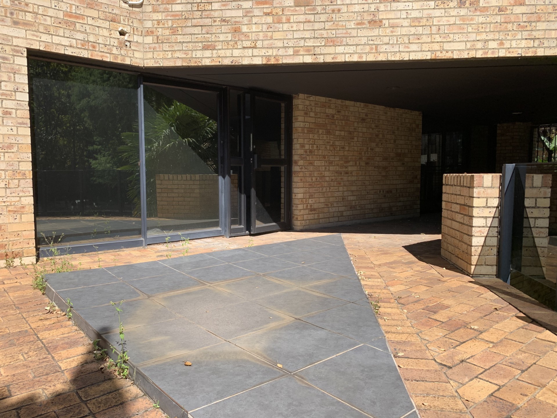 Commercial Property for rent in Sandton Central, Sandton, 677 m²