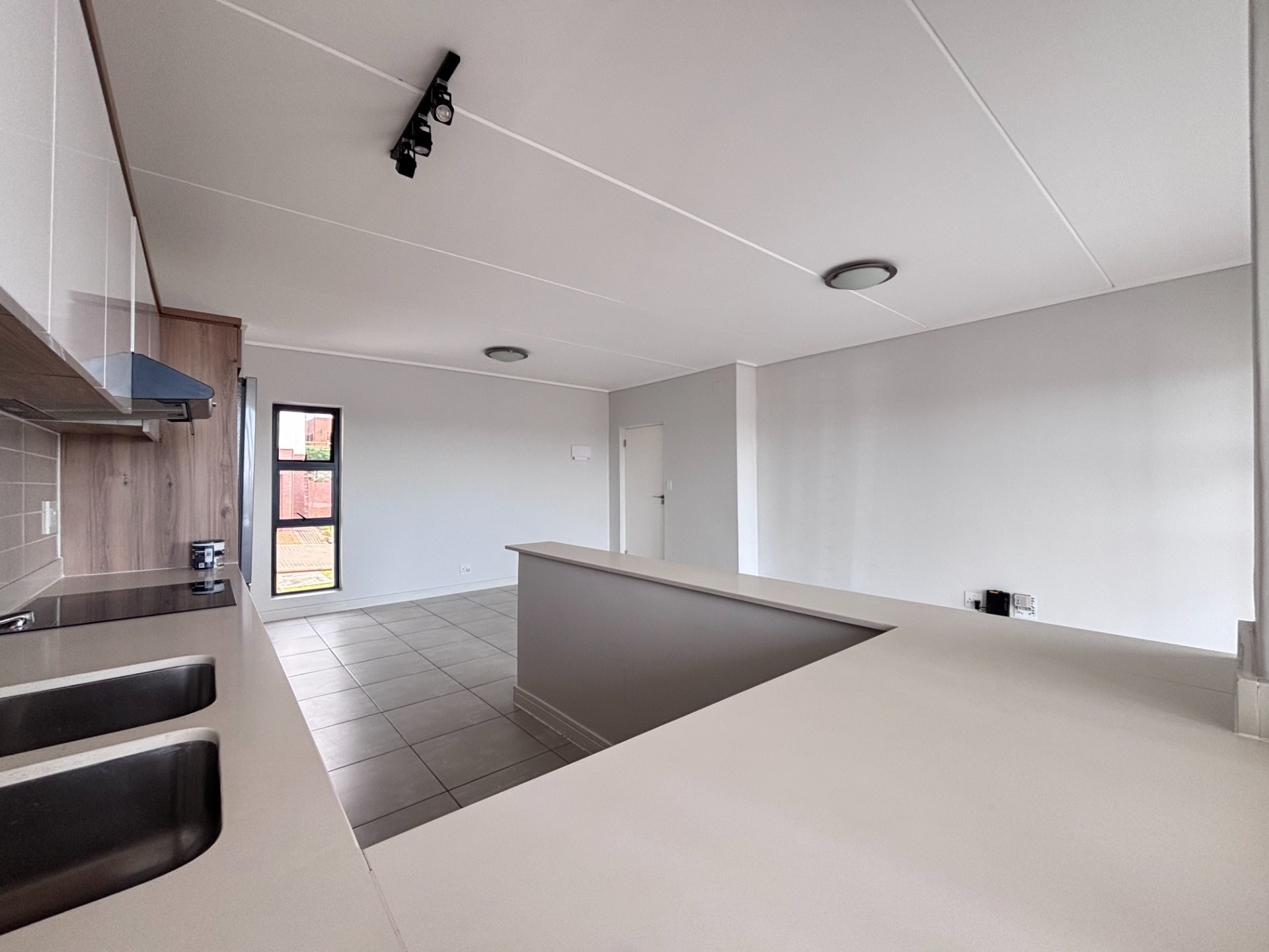 Apartment for sale in Ballito Central, Ballito, KwaZulu Natal, 101 m²