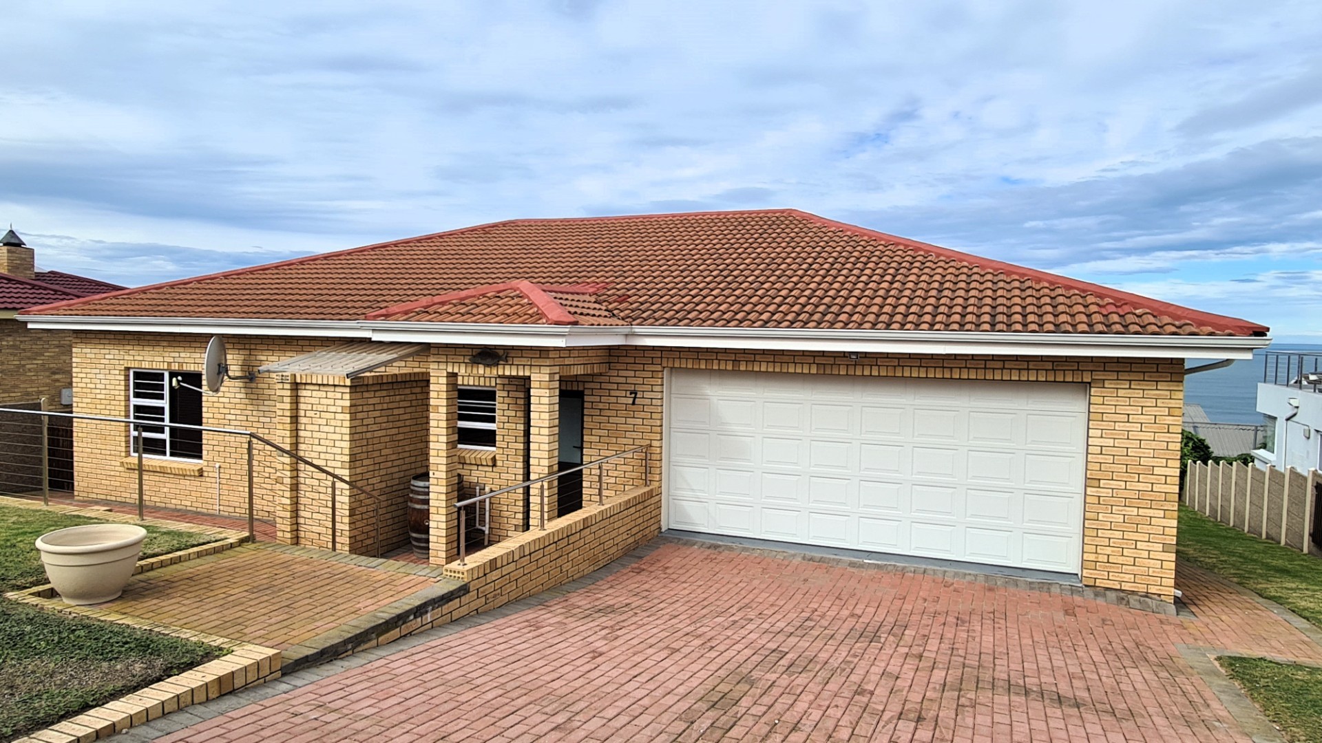 House for sale in Dana Bay, Mossel Bay, 197 m²