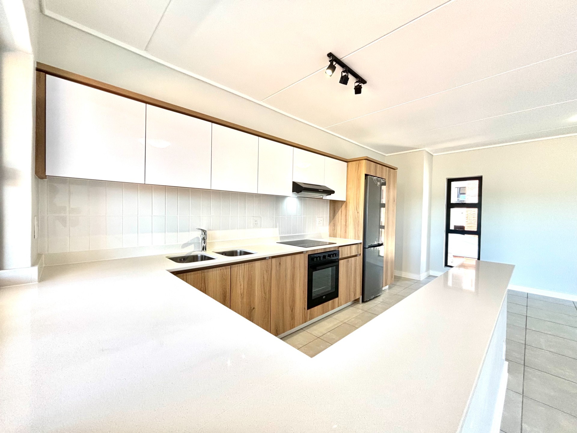 Apartment for sale in Ballito Central, Ballito, KwaZulu Natal, 101 m²