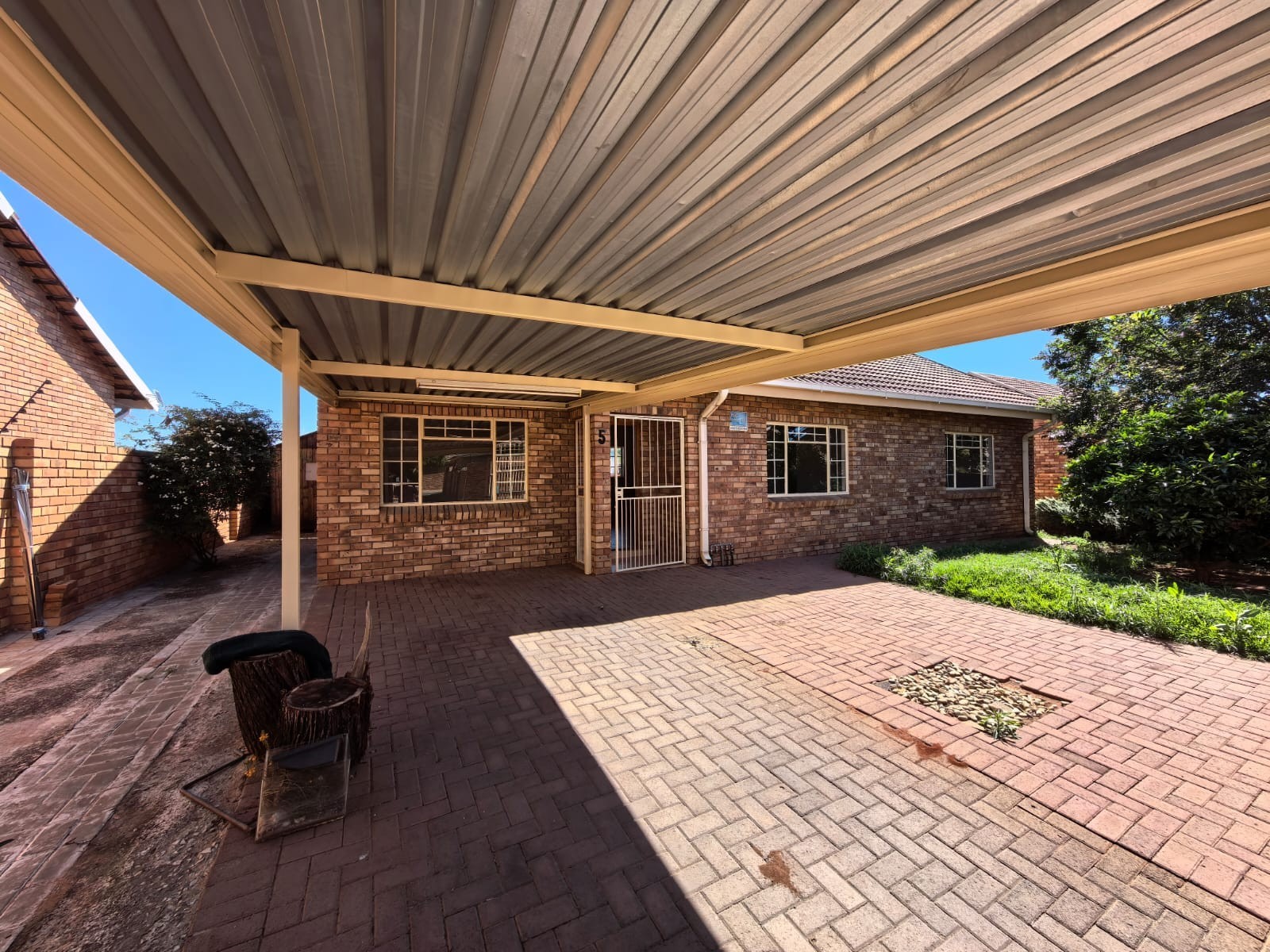 Townhouse for sale in Rhodesdene, Kimberley