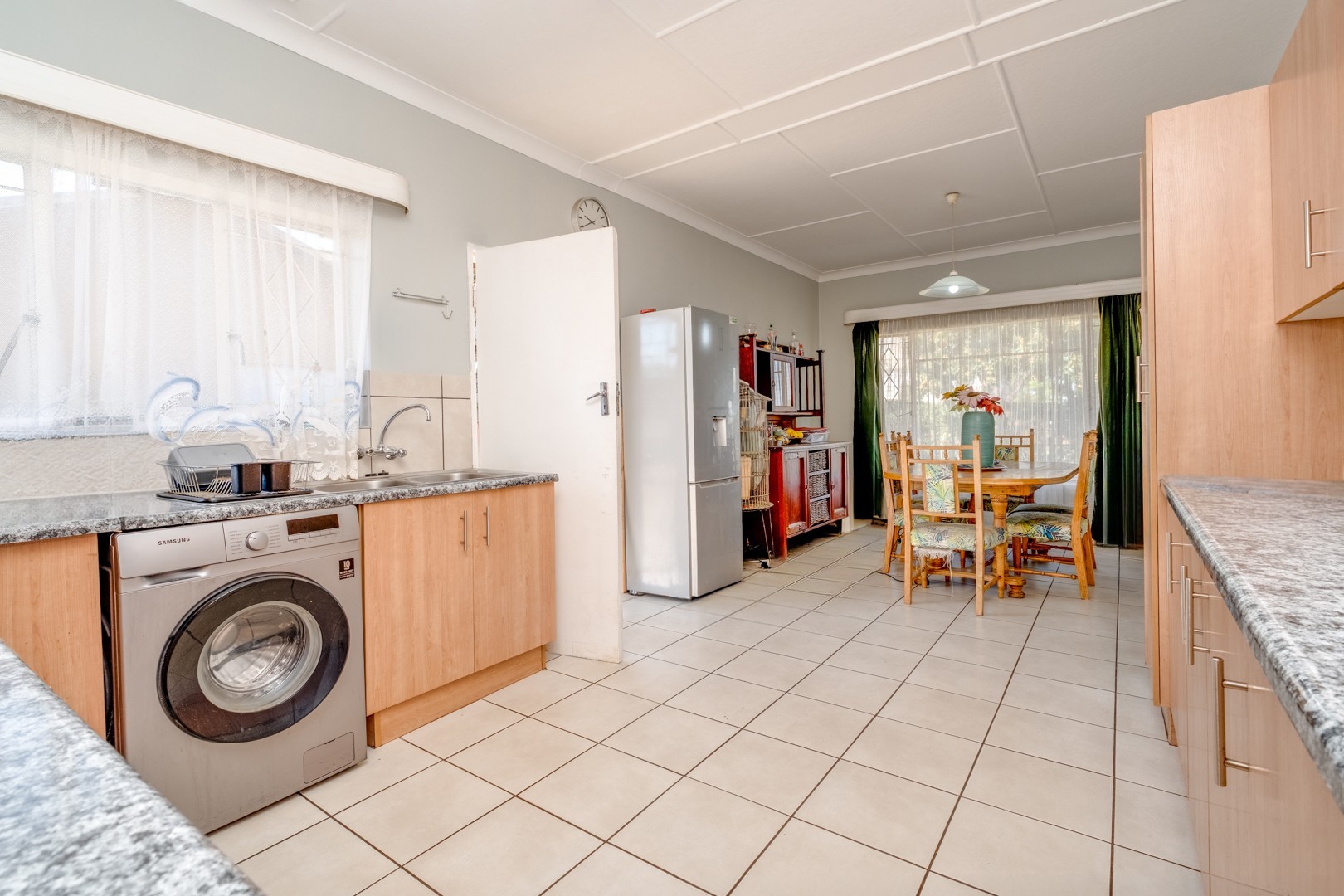 House for sale in Witpoortjie, Roodepoort, 400 m²