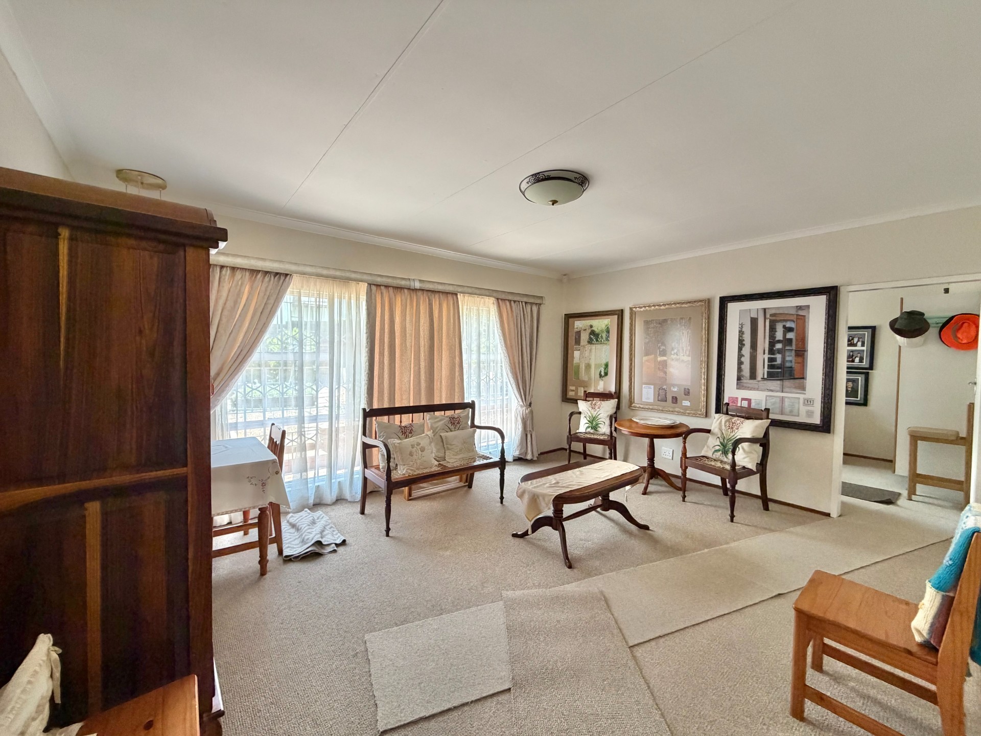 House for sale in Elarduspark, Pretoria, 300 m²