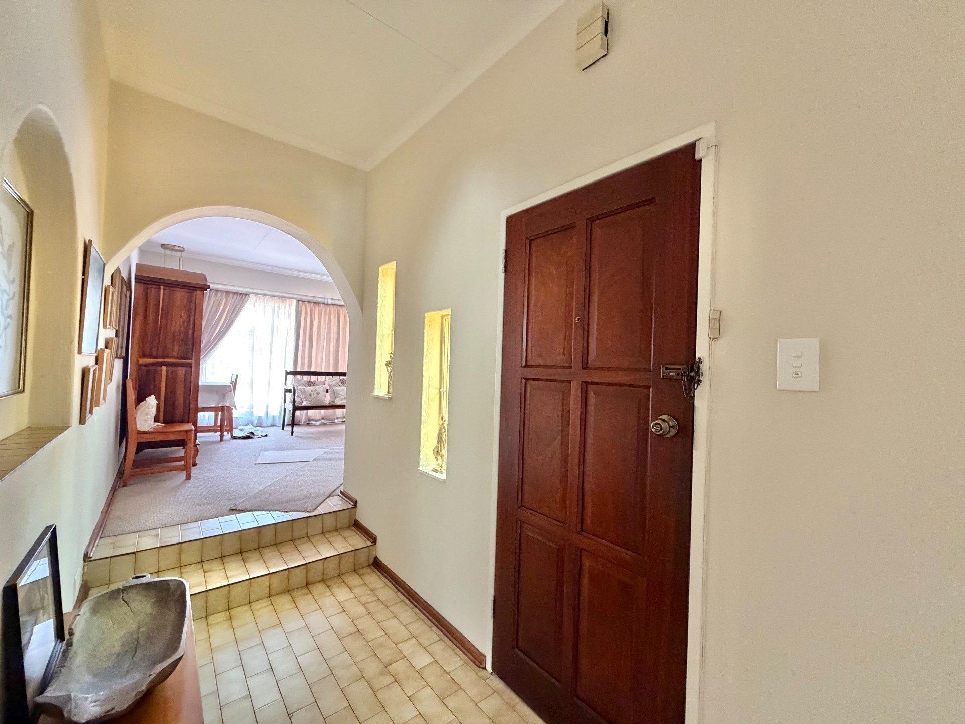 House for sale in Elarduspark, Pretoria, 300 m²