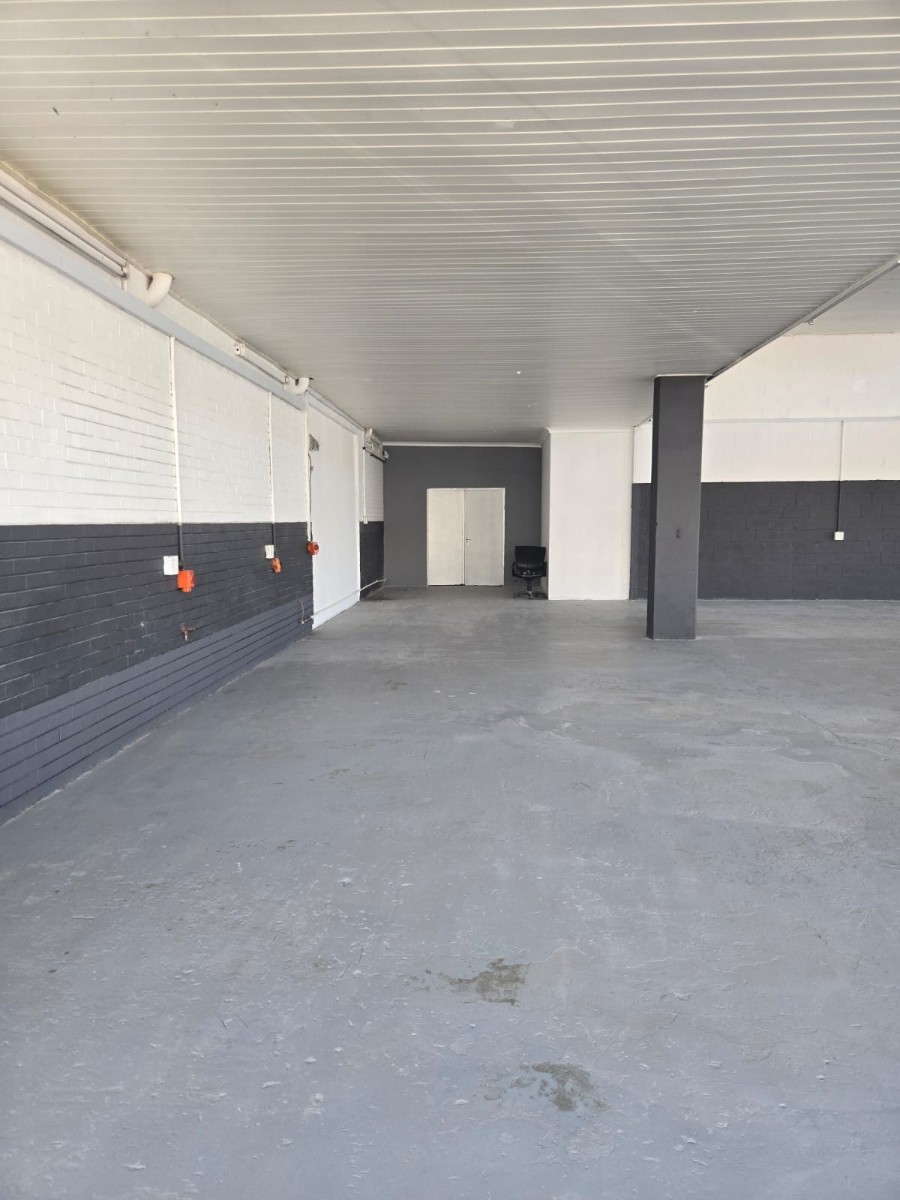 Commercial Property for rent in Goodwood Central, Goodwood