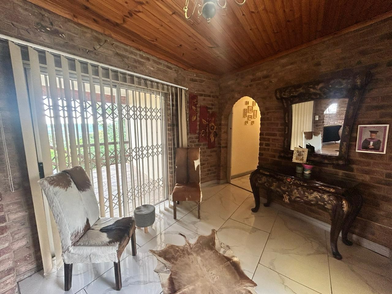 House for sale in Kaffrarian Heights, King Williams Town, 355 m²
