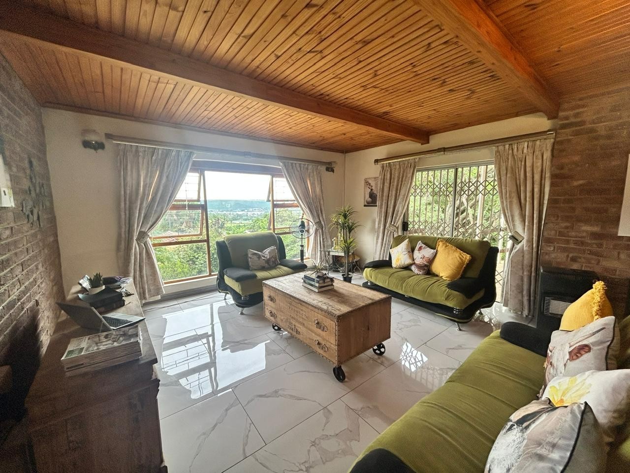 House for sale in Kaffrarian Heights, King Williams Town, 355 m²