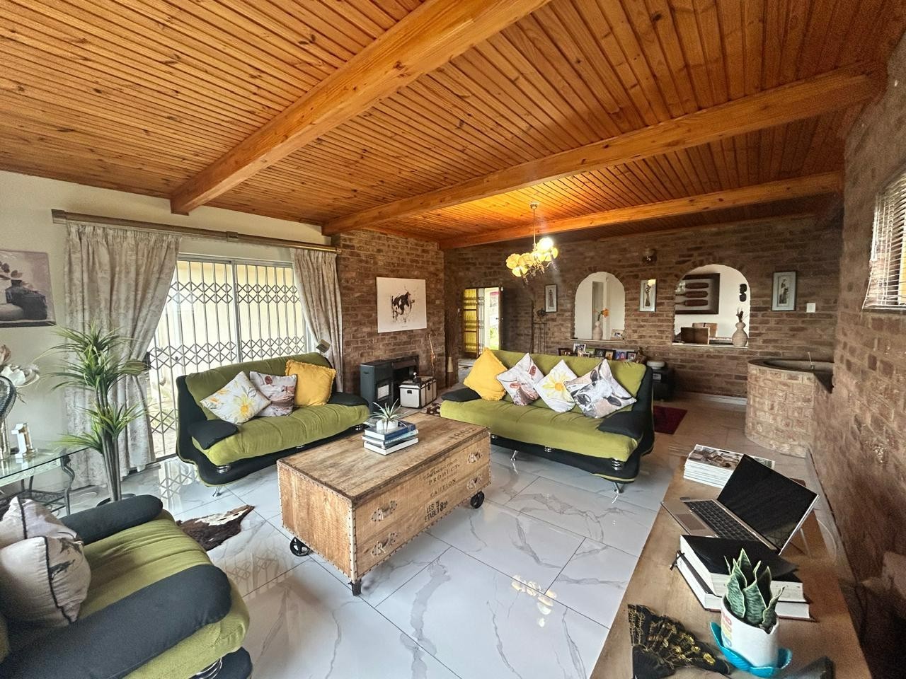 House for sale in Kaffrarian Heights, King Williams Town, 355 m²