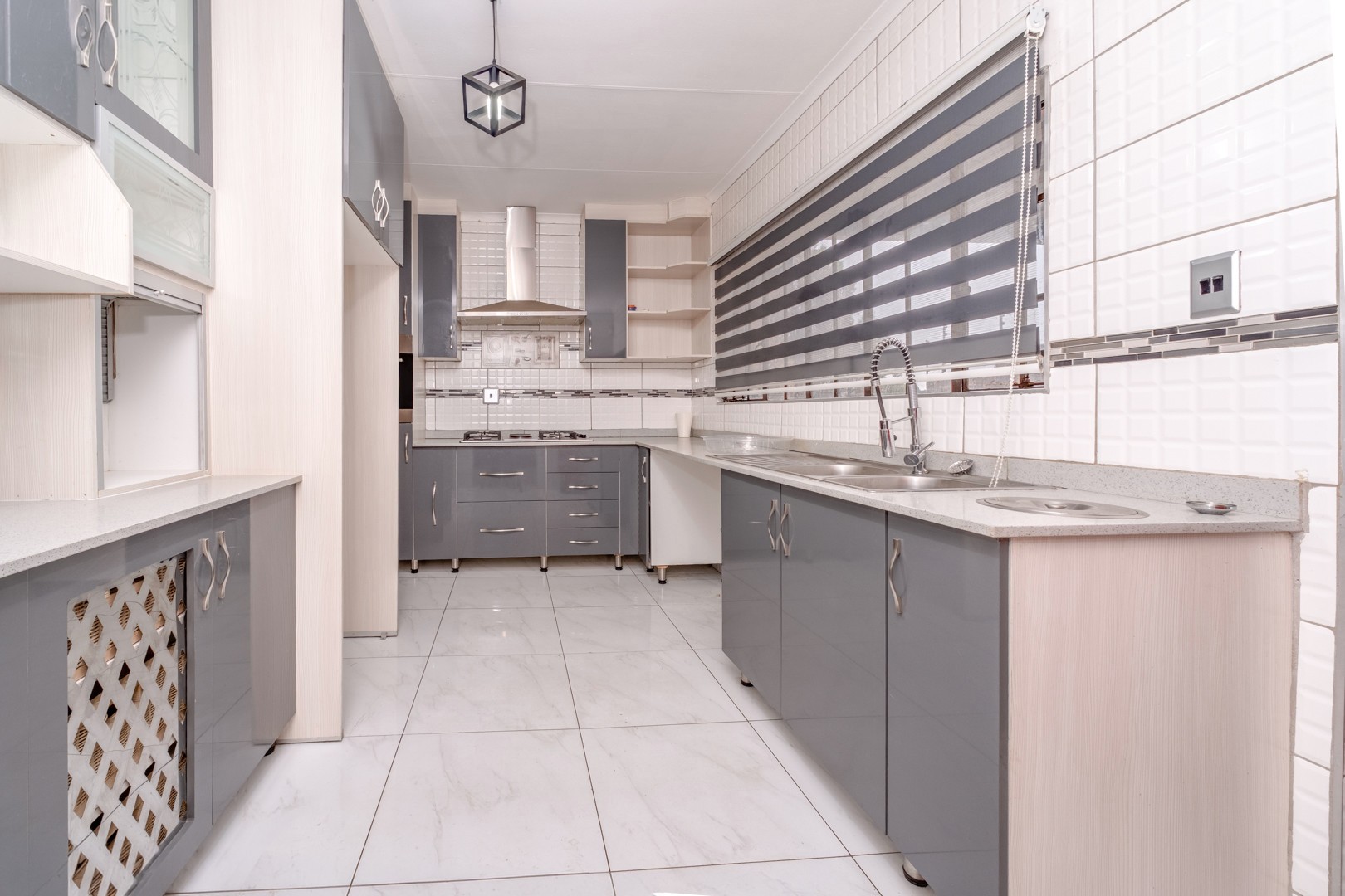 House for sale in Mindalore, Krugersdorp, 330 m²