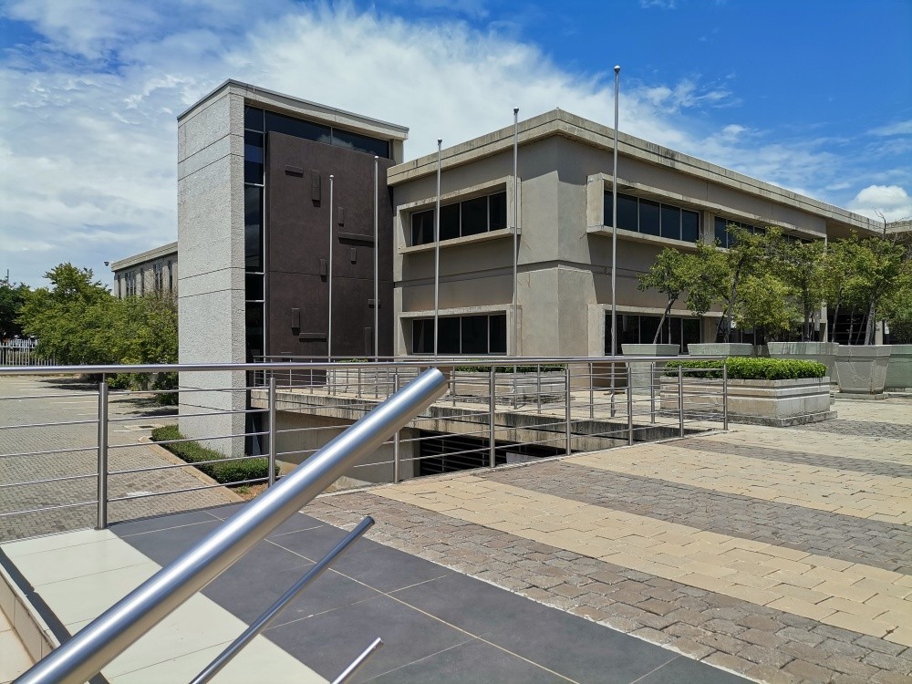 Commercial Property for rent in Kosmosdal, Centurion, 9532 m²