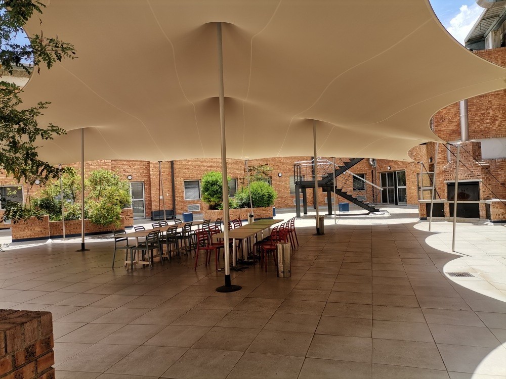 Commercial Property for rent in Kosmosdal, Centurion, 9532 m²