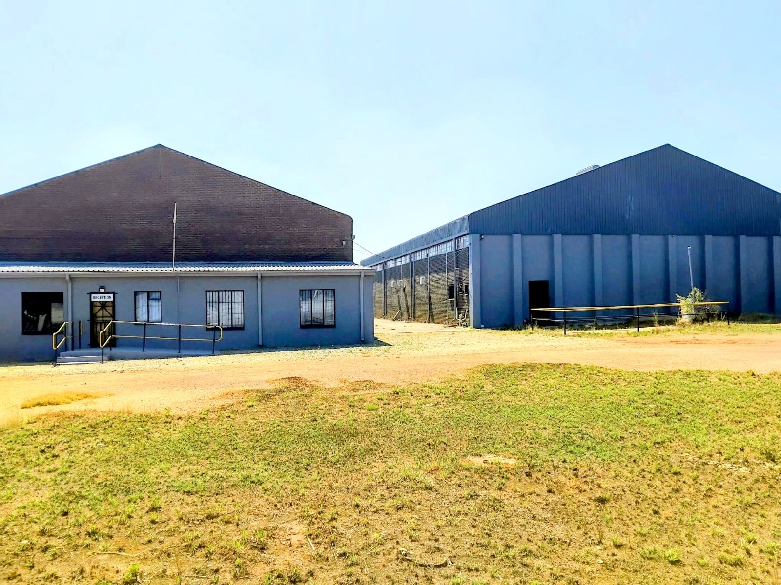 Warehouse for sale in Westonaria, 2210 m²