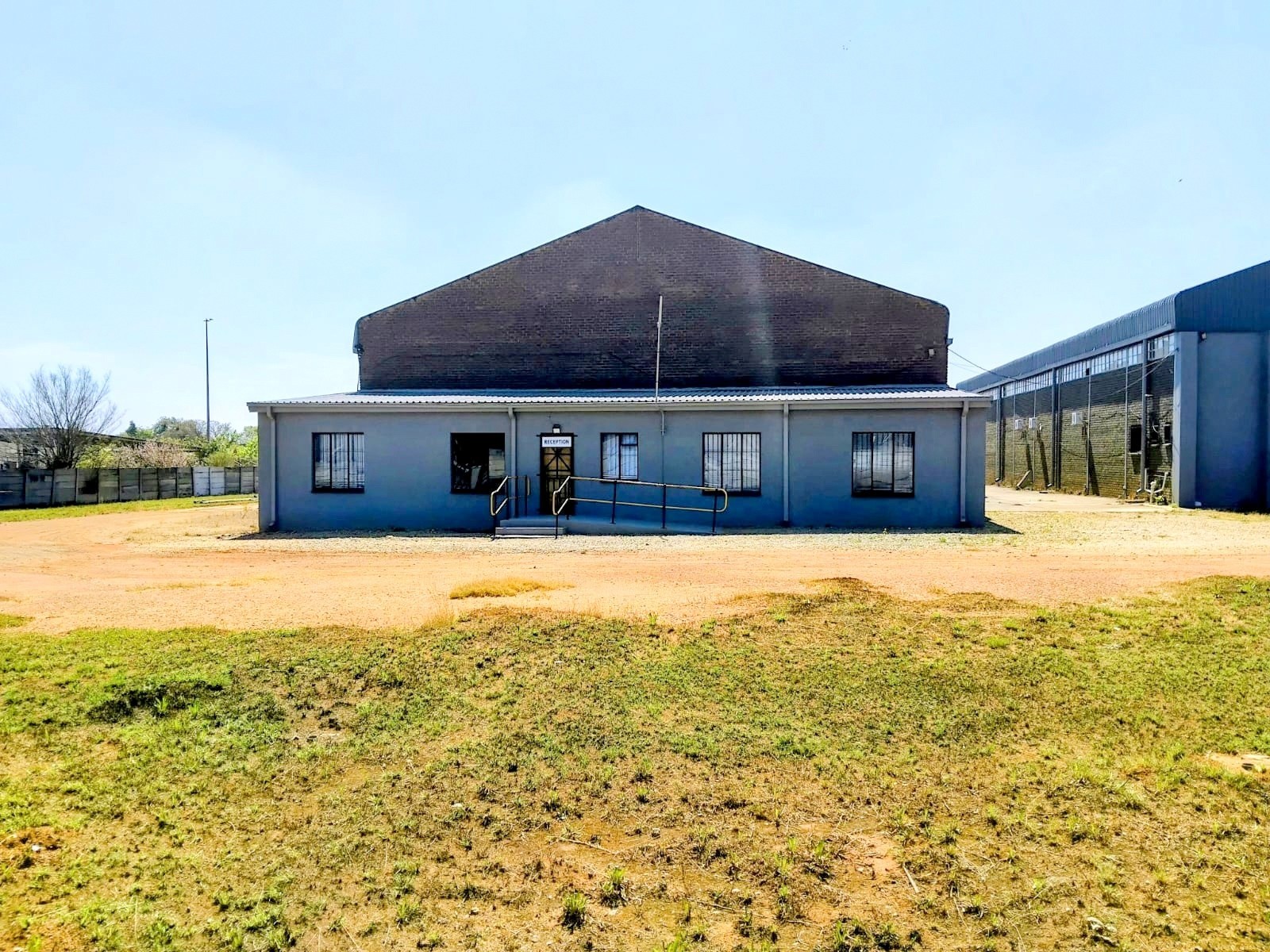 Warehouse for sale in Westonaria, 2210 m²