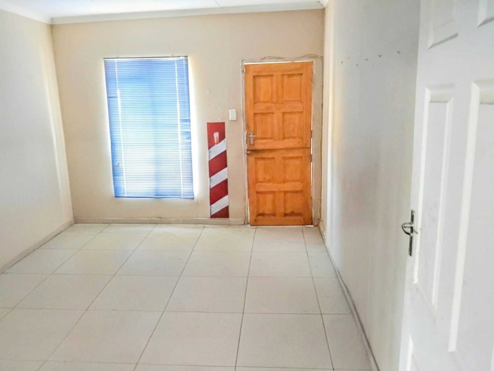 Warehouse for sale in Westonaria, 2210 m²