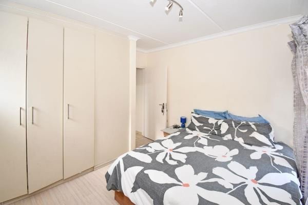 Apartment for sale in Barbeque Downs, Midrand, 74 m²