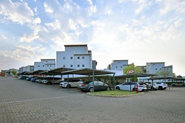 Apartment for sale in Barbeque Downs, Midrand, 74 m²