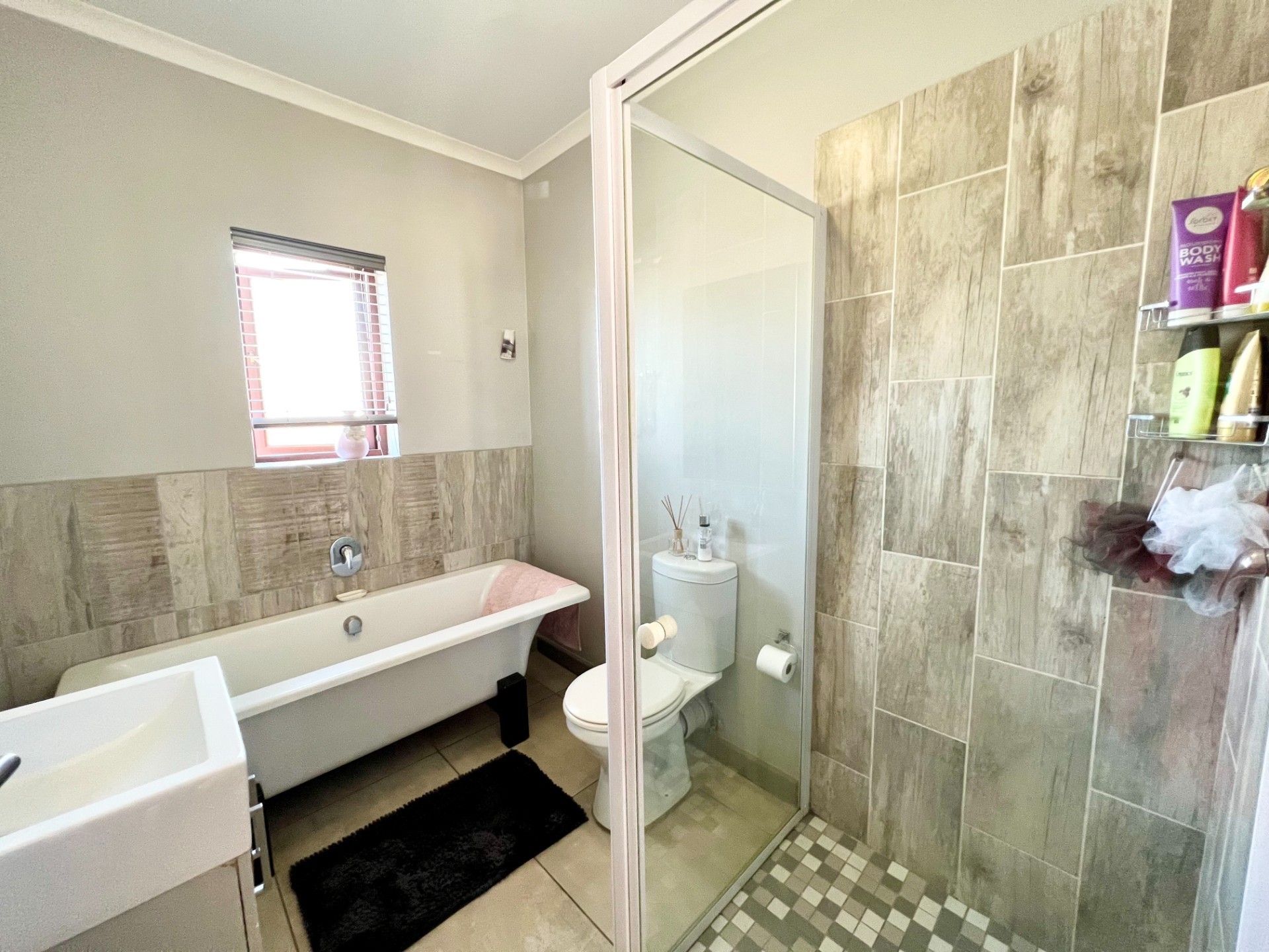 Duplex for rent in Blue Hills, Midrand, 70 m²