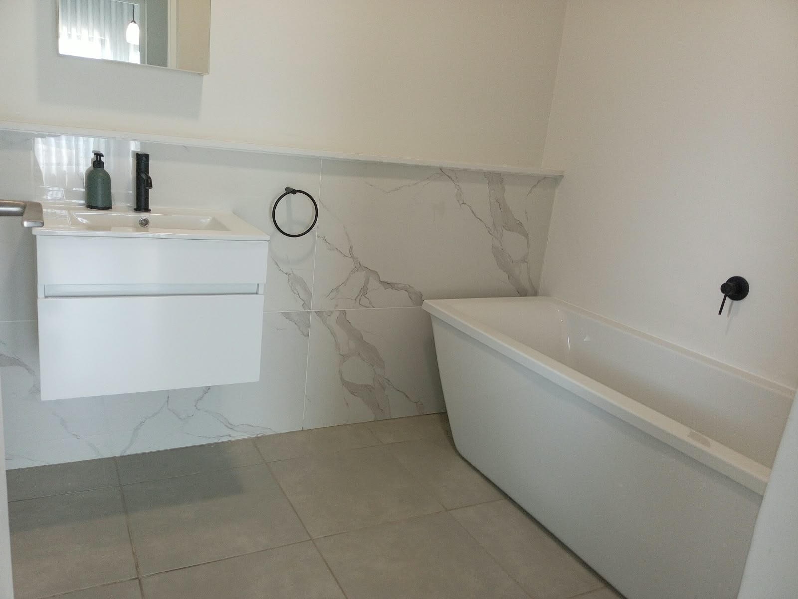 Apartment for rent in Waterfall, Midrand, 67 R4, MUNYKA ESTATE, 1 MIA DRIVE, Waterfall, Midrand, Gauteng, 120 m²