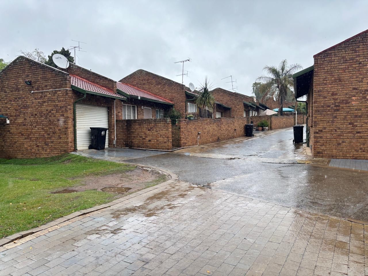 Townhouse for sale in Birchleigh, Kempton Park, 100 m²