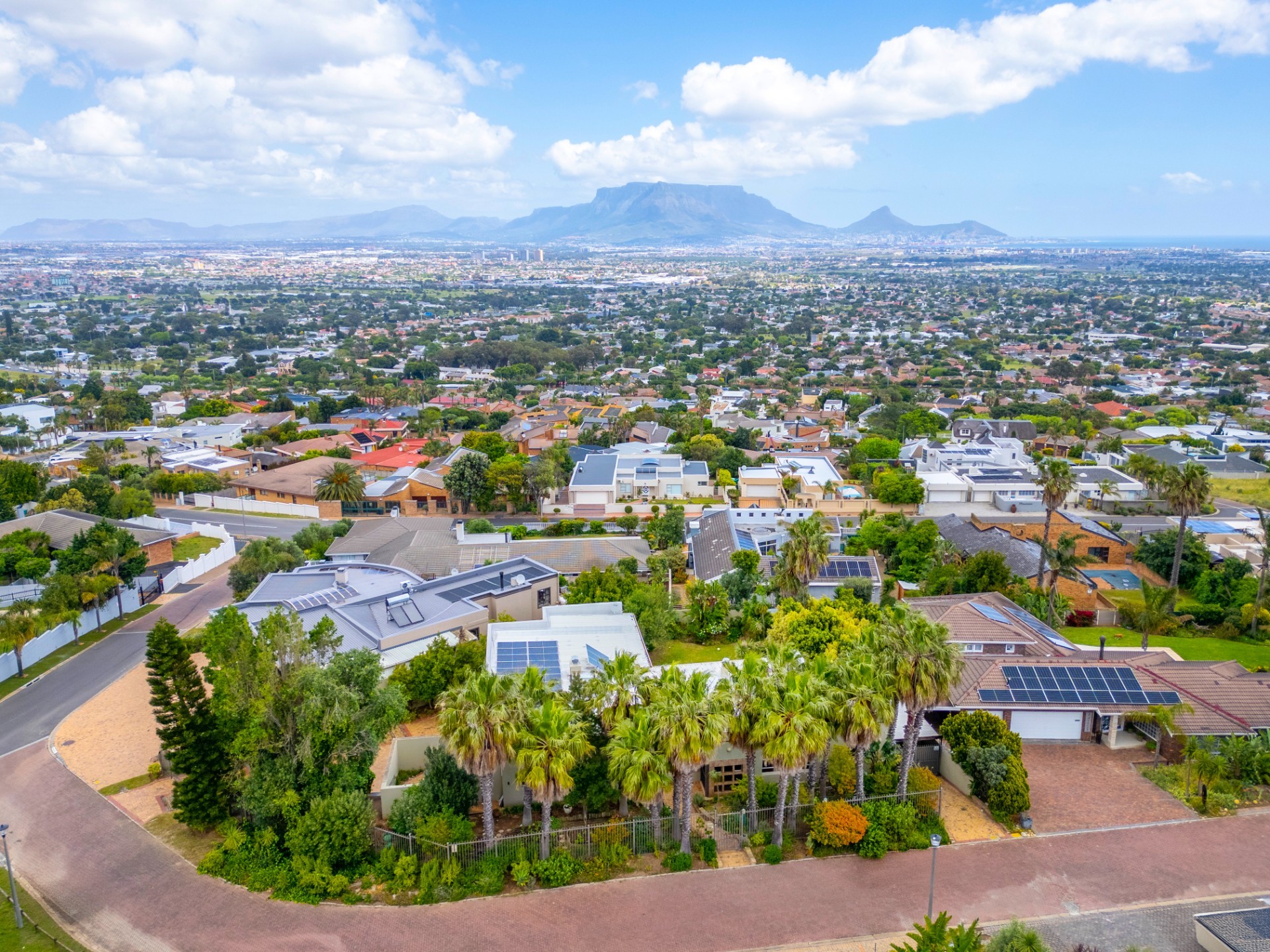 House for sale in Plattekloof 2, Plattekloof, Parow, 642 m²
