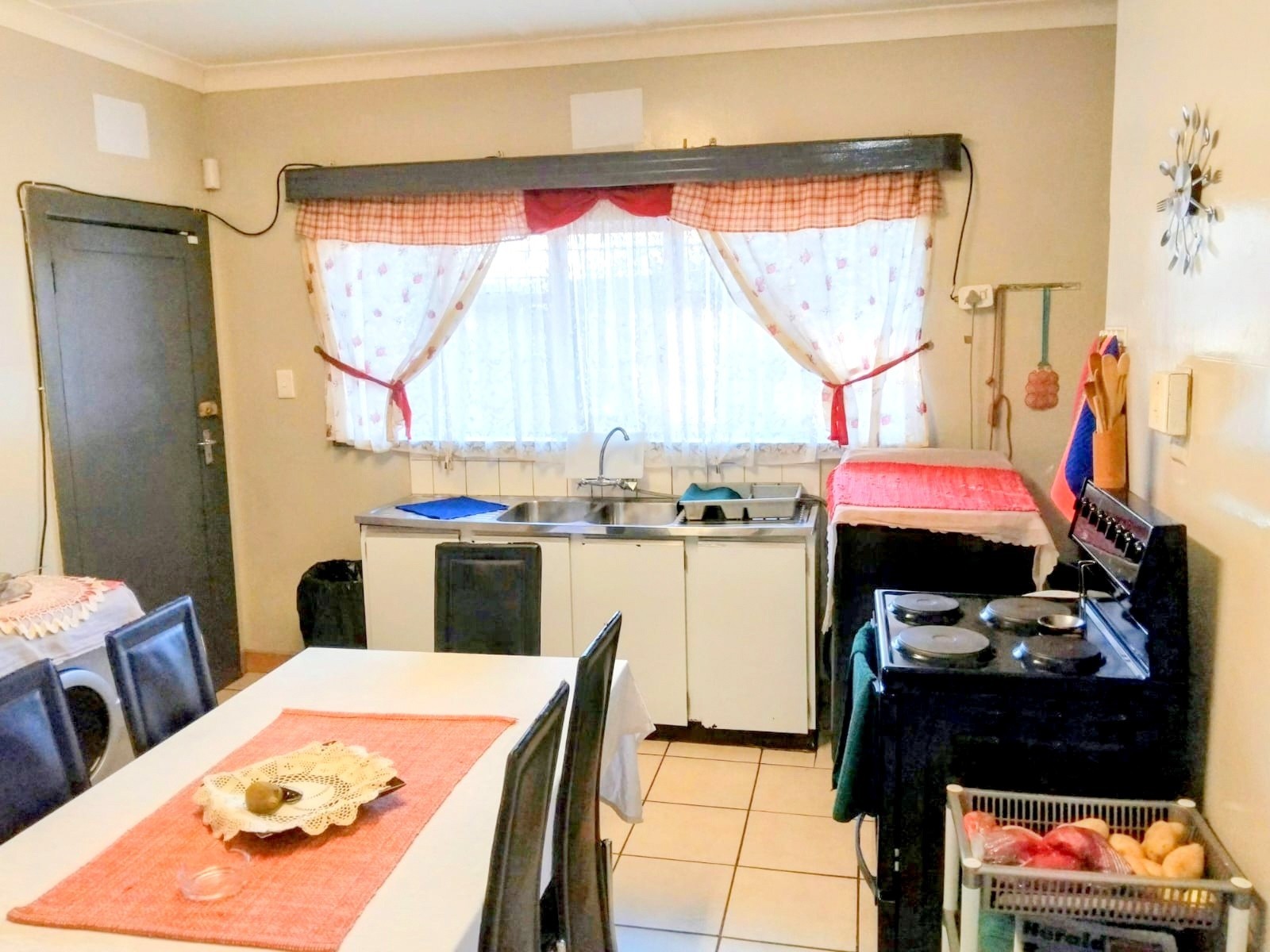 House for sale in Carletonville Central, Carletonville, 1546 m²