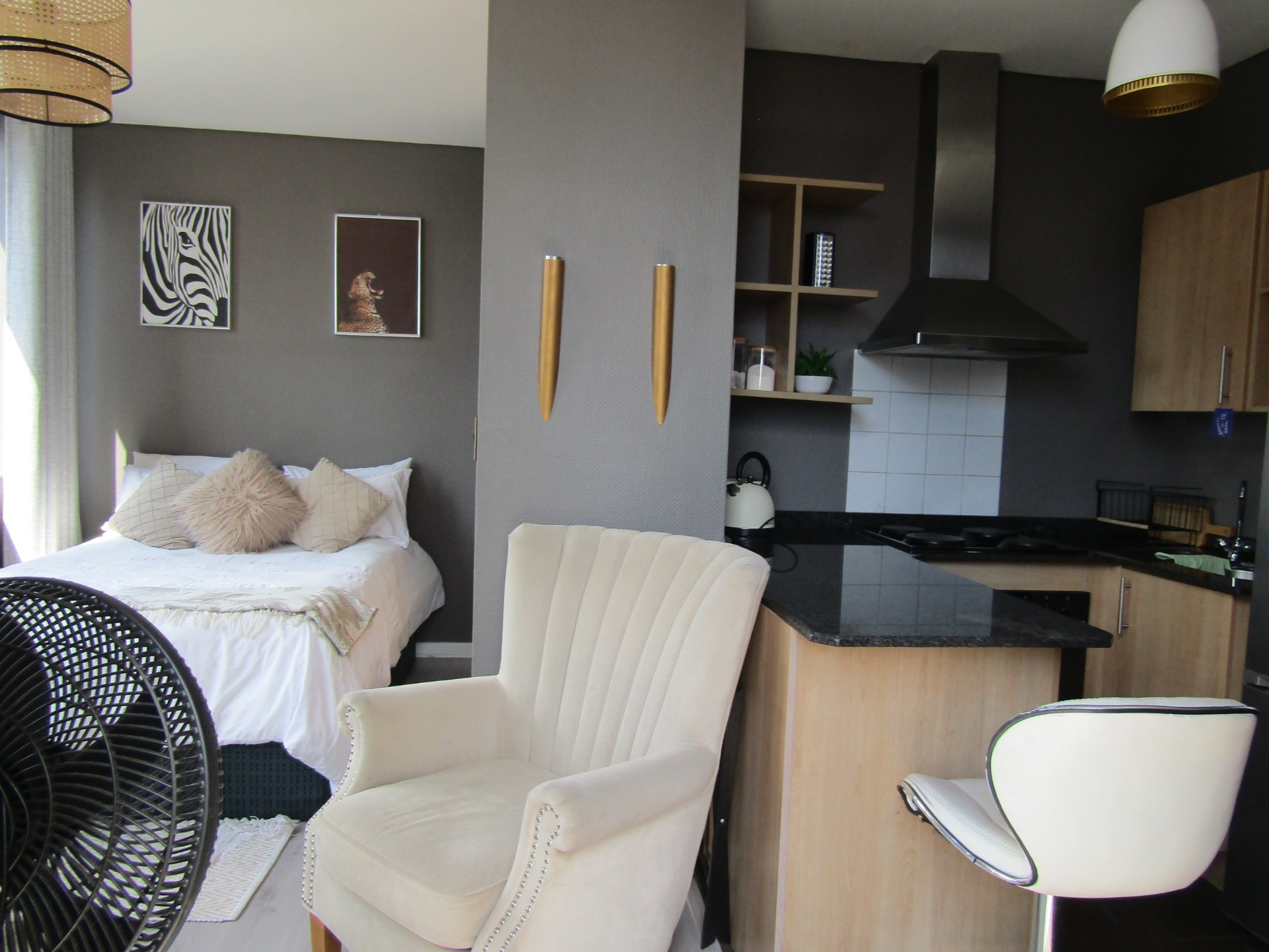 Apartment for rent in Marshalltown, Johannesburg, 10, Isibaya House, 84 Marshall Street, Marshalltown, Johannesburg, Gauteng, 26 m²