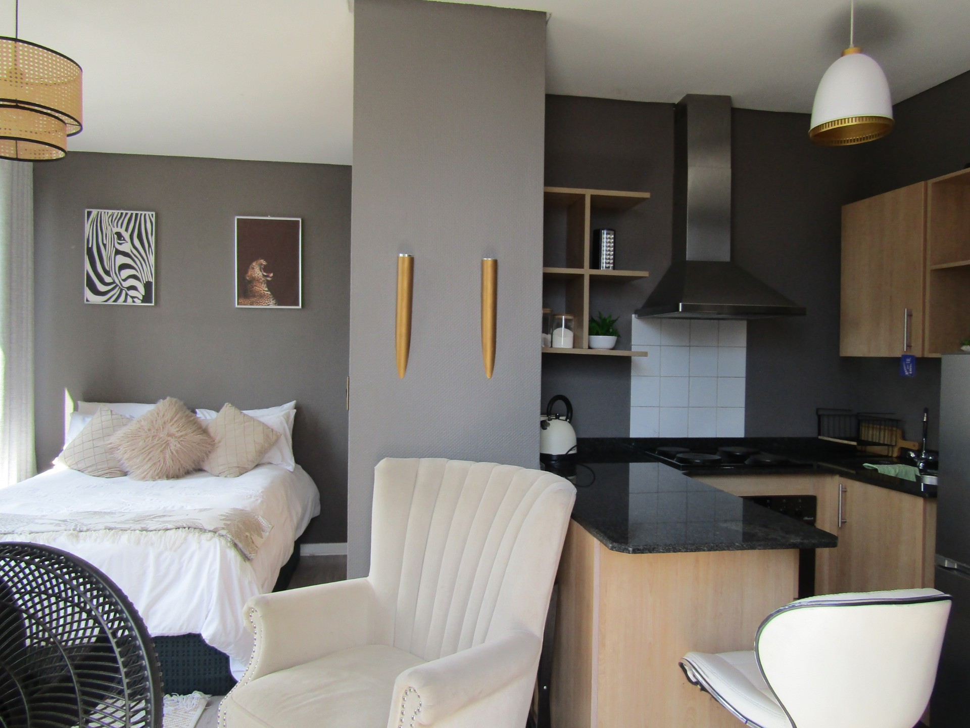 Apartment for rent in Marshalltown, Johannesburg, 10, Isibaya House, 84 Marshall Street, Marshalltown, Johannesburg, Gauteng, 26 m²