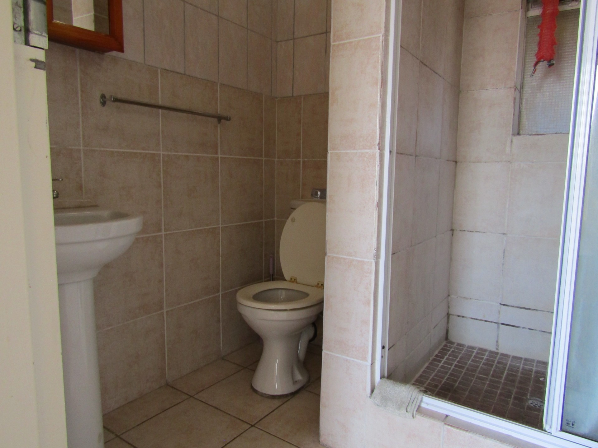 Apartment for rent in Auckland Park, Johannesburg, 2, Laborie Village, 1A Menton Road, Auckland Park, Johannesburg, Gauteng, 49 m²