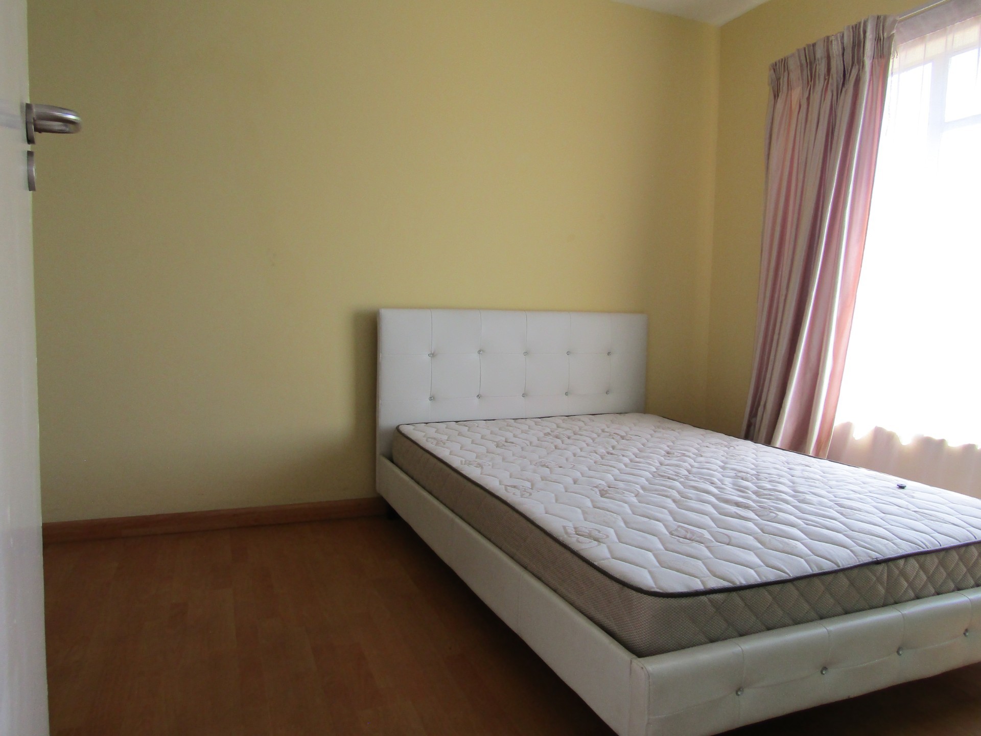 Apartment for rent in Auckland Park, Johannesburg, 2, Laborie Village, 1A Menton Road, Auckland Park, Johannesburg, Gauteng, 49 m²