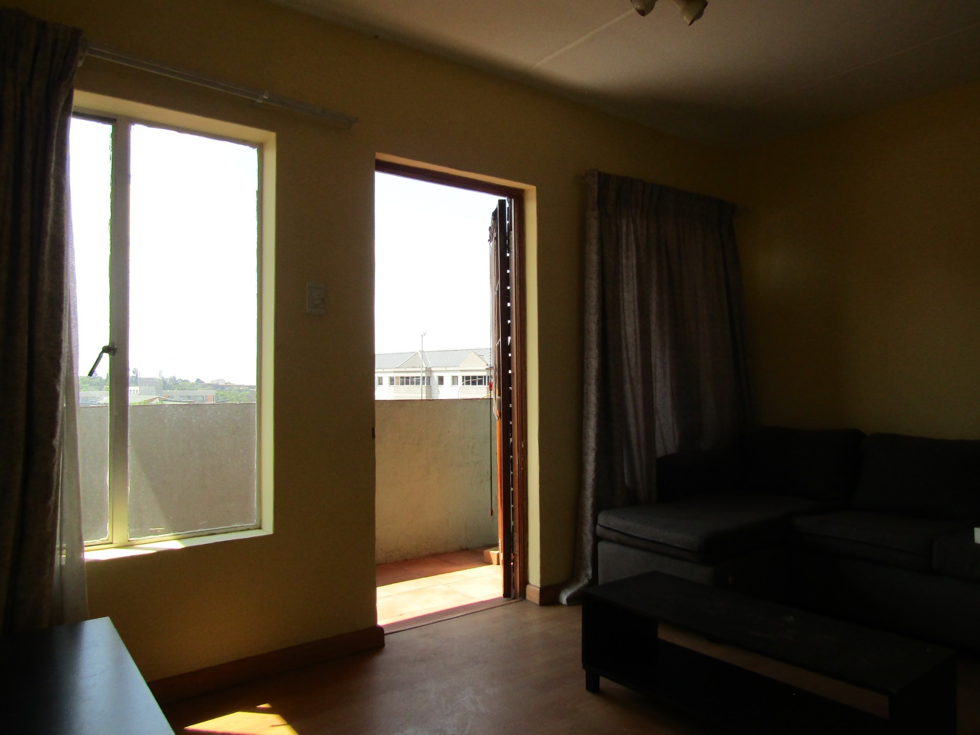 Apartment for rent in Auckland Park, Johannesburg, 2, Laborie Village, 1A Menton Road, Auckland Park, Johannesburg, Gauteng, 49 m²