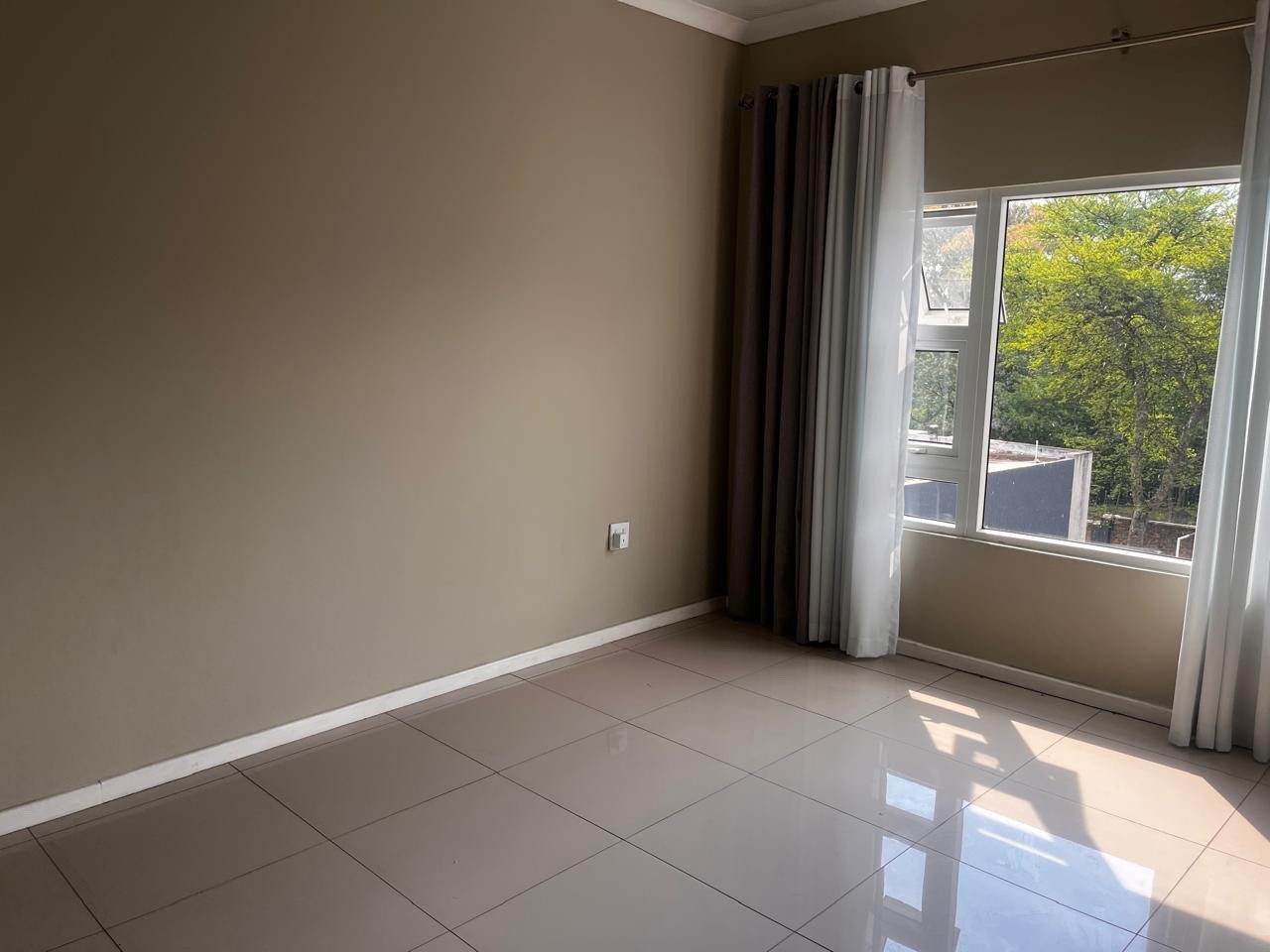Apartment for rent in Morningside, Sandton, 120 m²