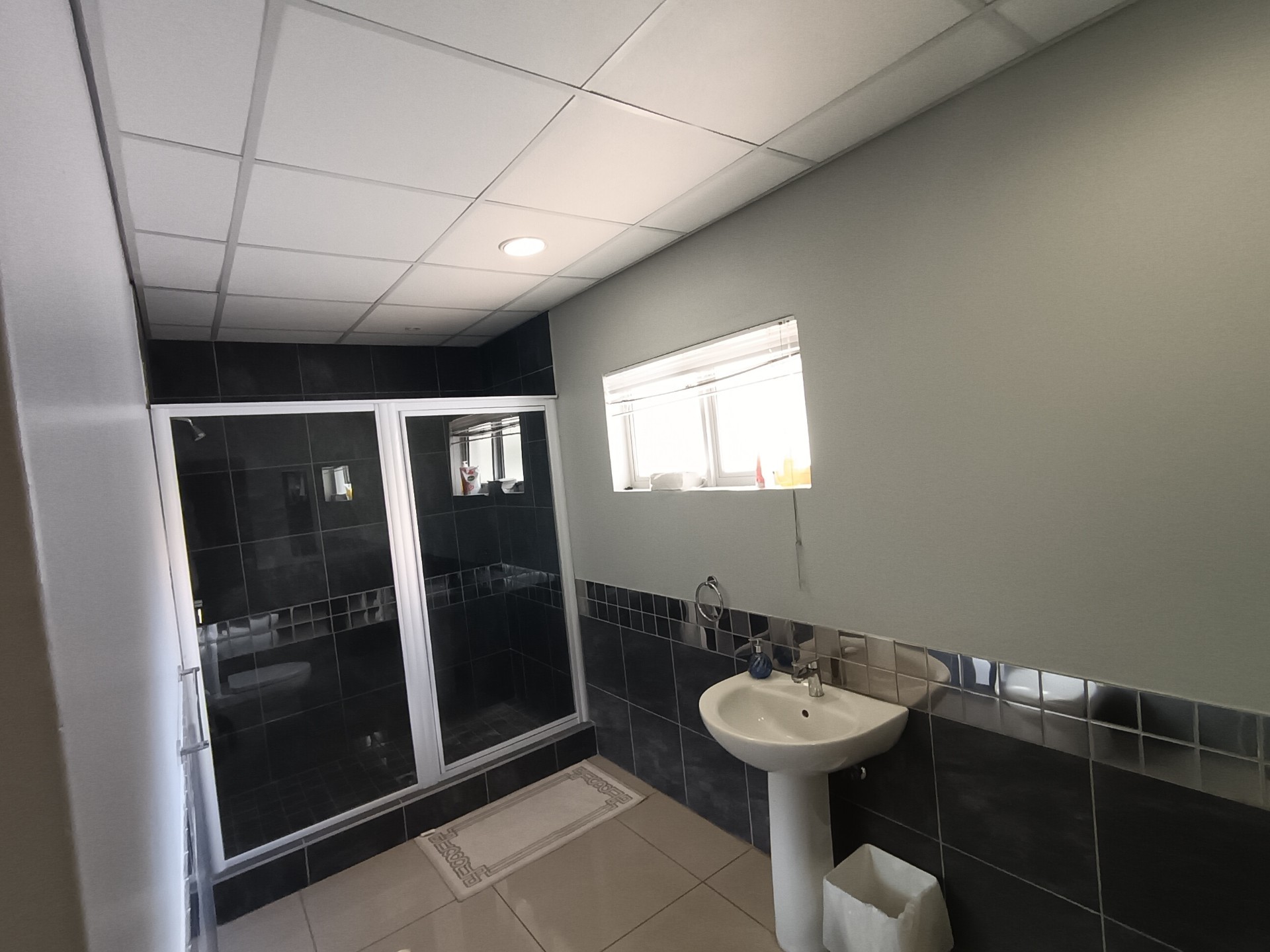 Office for rent in Durban North, KwaZulu Natal, 96 m²