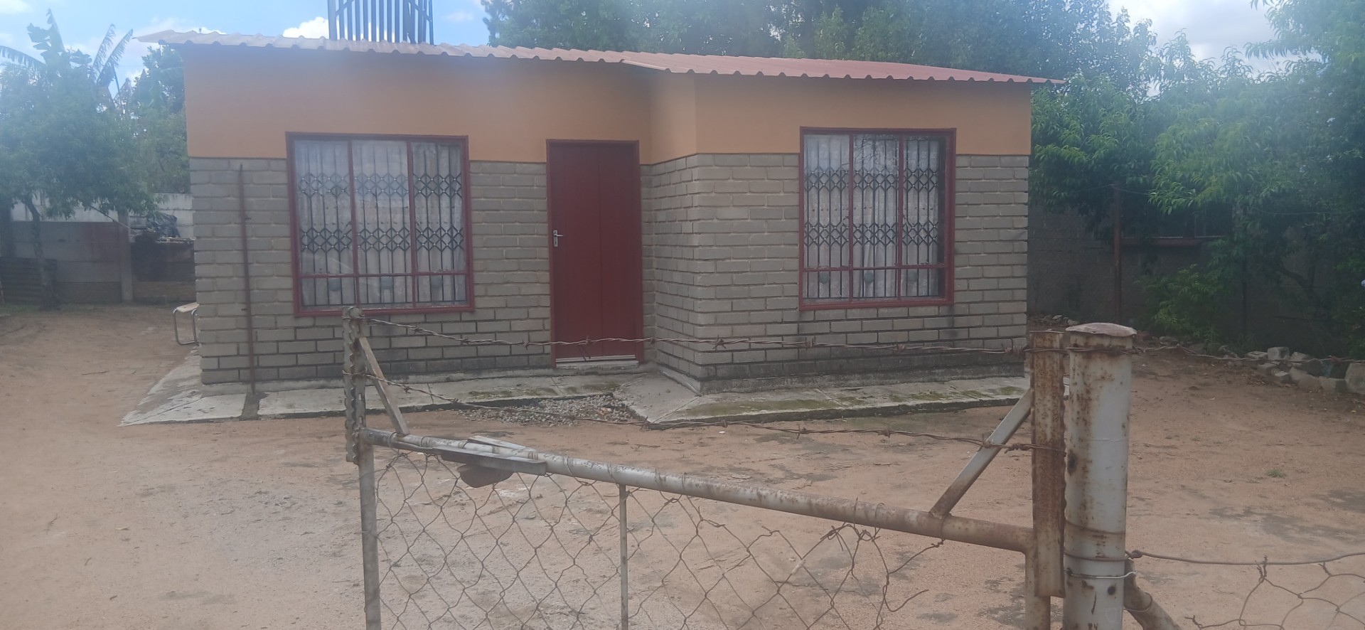 House for sale in Seshego E, Seshego, Polokwane, 372 m²