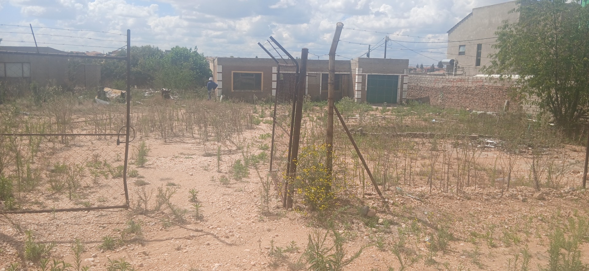 Cottage for sale in Seshego, Polokwane, 2000 m²