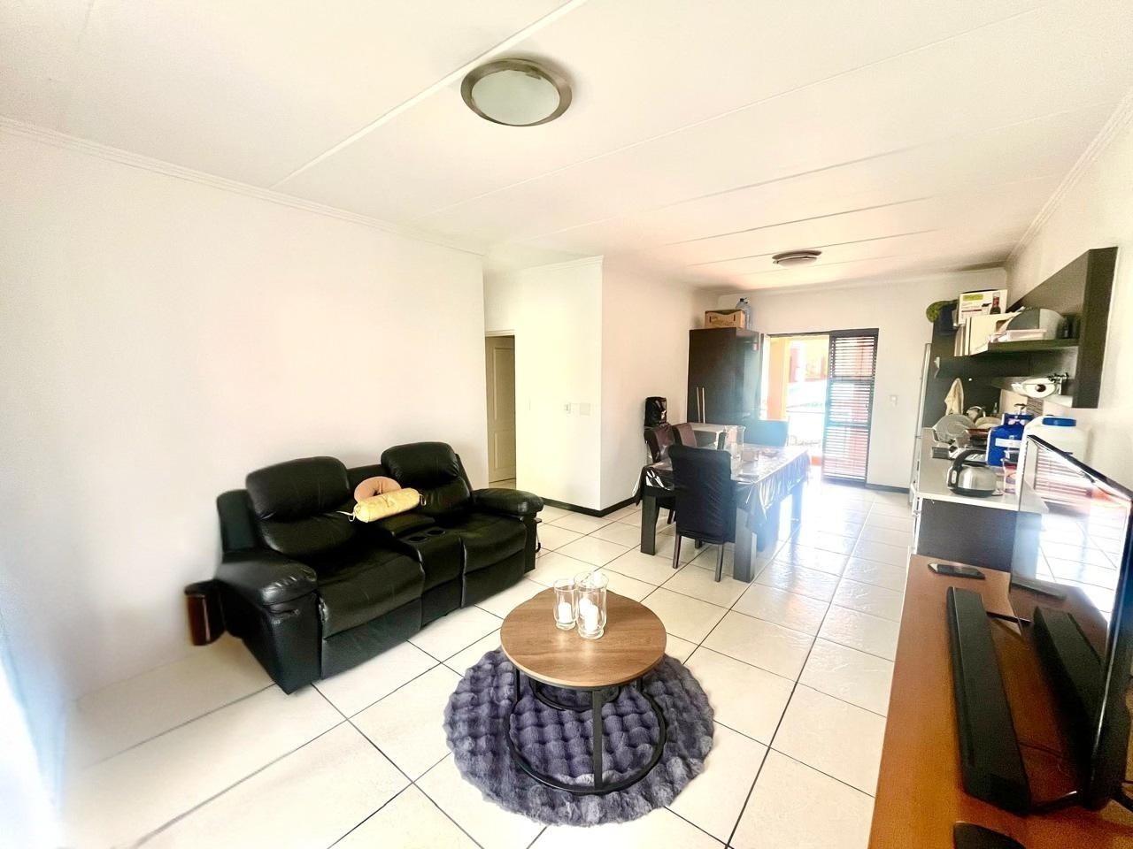 Apartment for sale in Fourways, Sandton, 67 m²