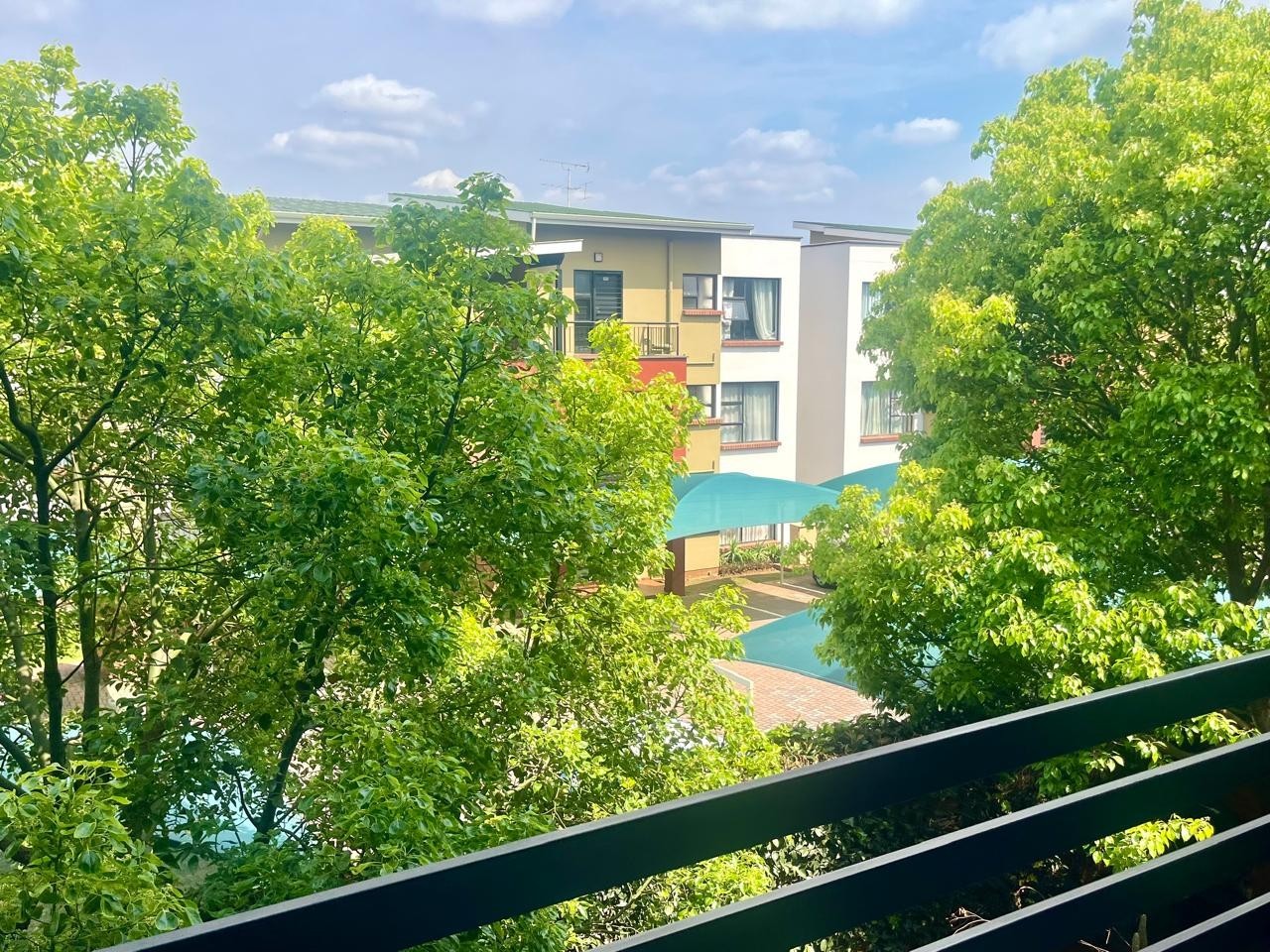 Apartment for sale in Fourways, Sandton, 67 m²