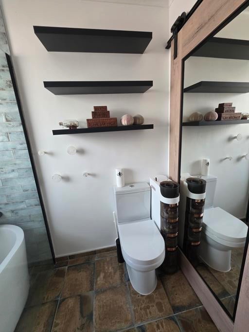 Apartment for sale in Fourways Gardens, Sandton, 65 m²