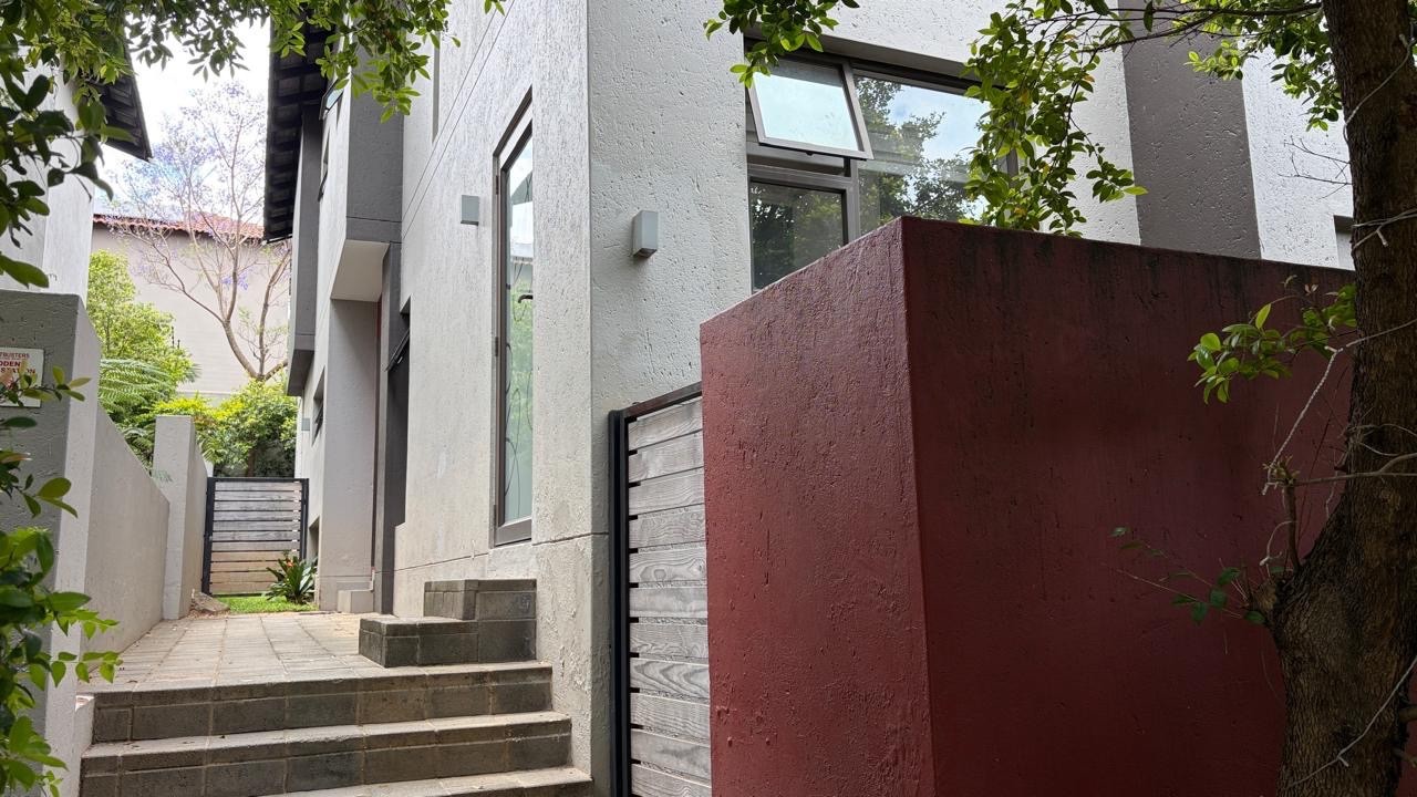 House for rent in Fourways, Sandton, Pine Avon, 18 Pine Avenue, Fourways, Sandton, Gauteng