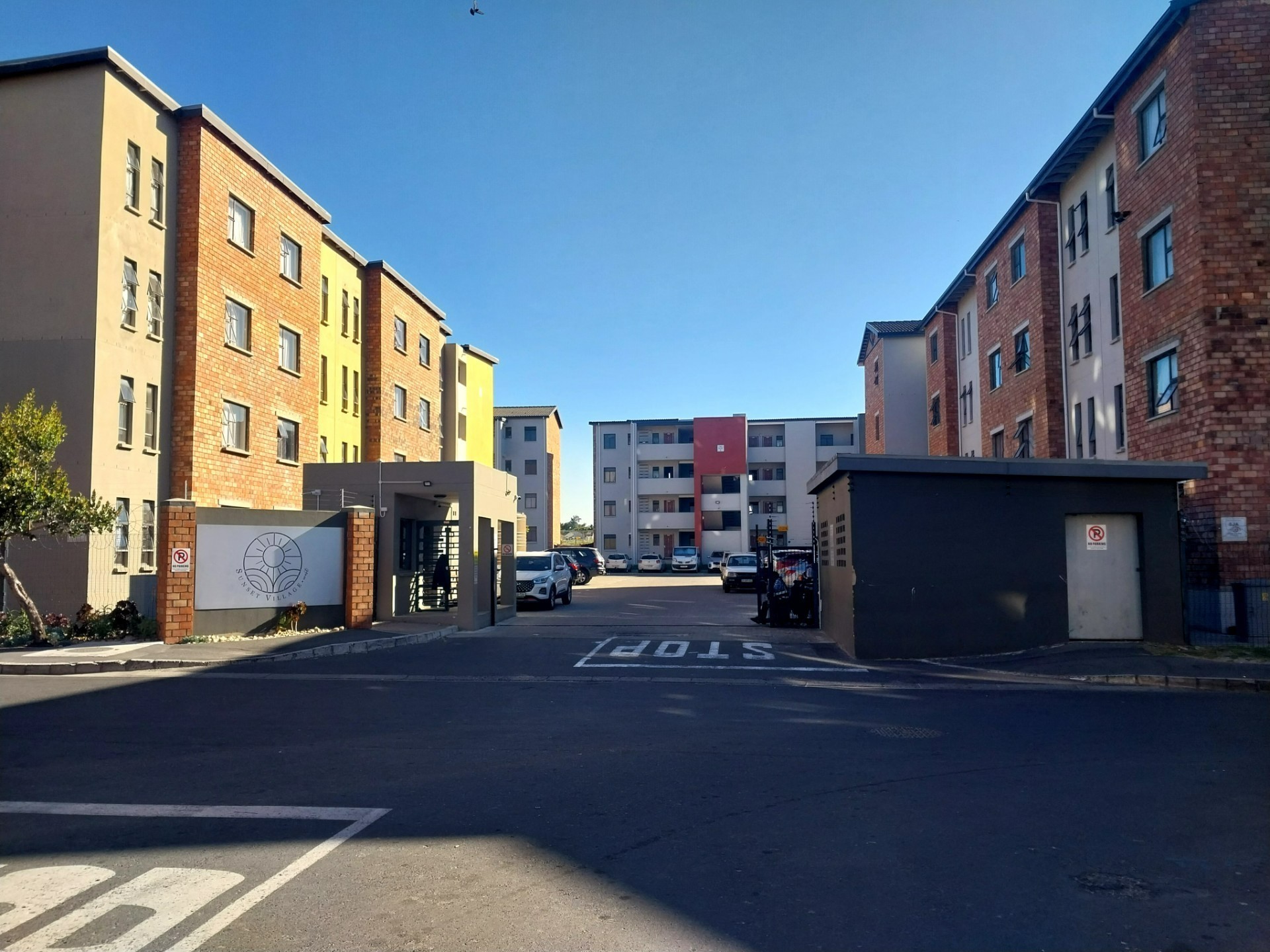 Apartment for rent in Scottsdene, Kraaifontein, 243 H (1st floor), Sunset Village West, 1 Chimes Street, Scottsdene, Kraaifontein, Western Cape, 39 m²