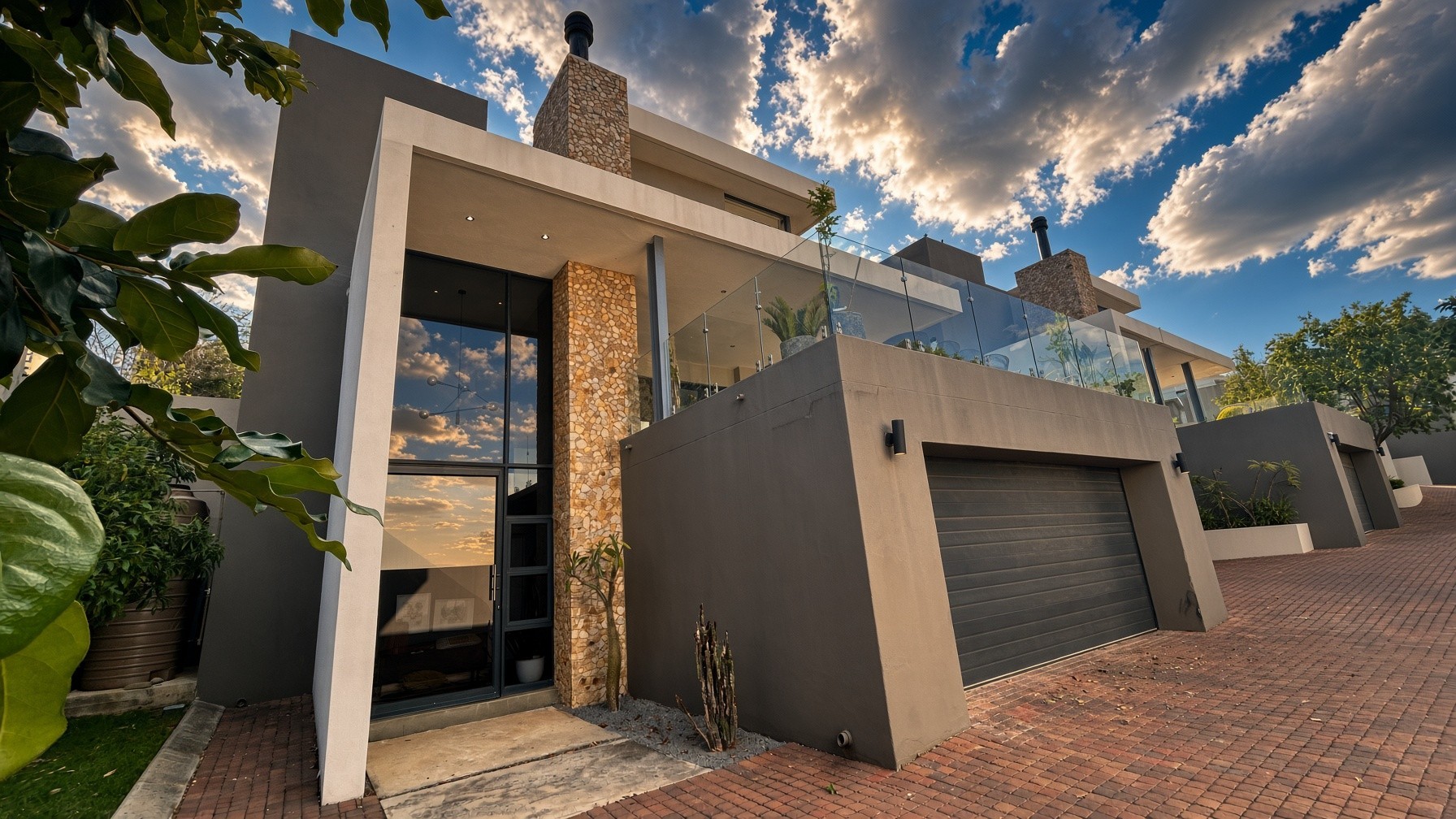 Townhouse for sale in Waterkloof Ridge, Pretoria
