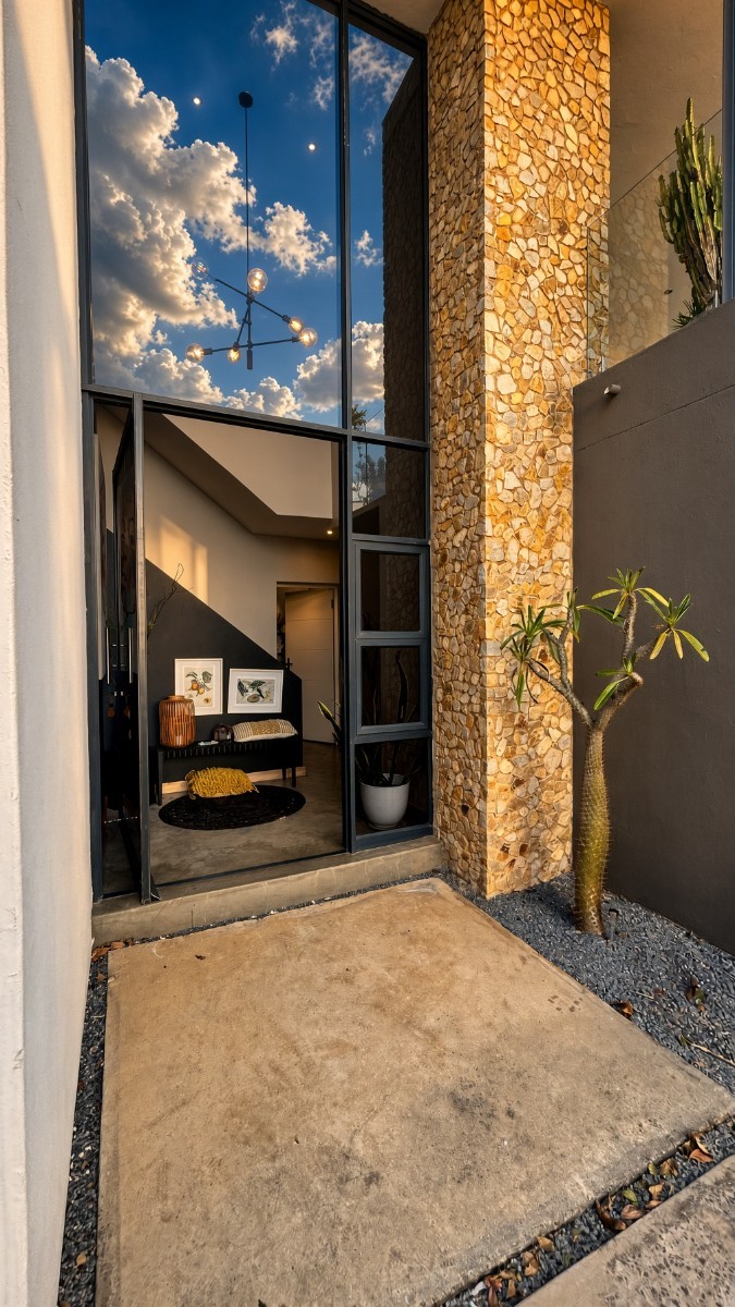 Townhouse for sale in Waterkloof Ridge, Pretoria