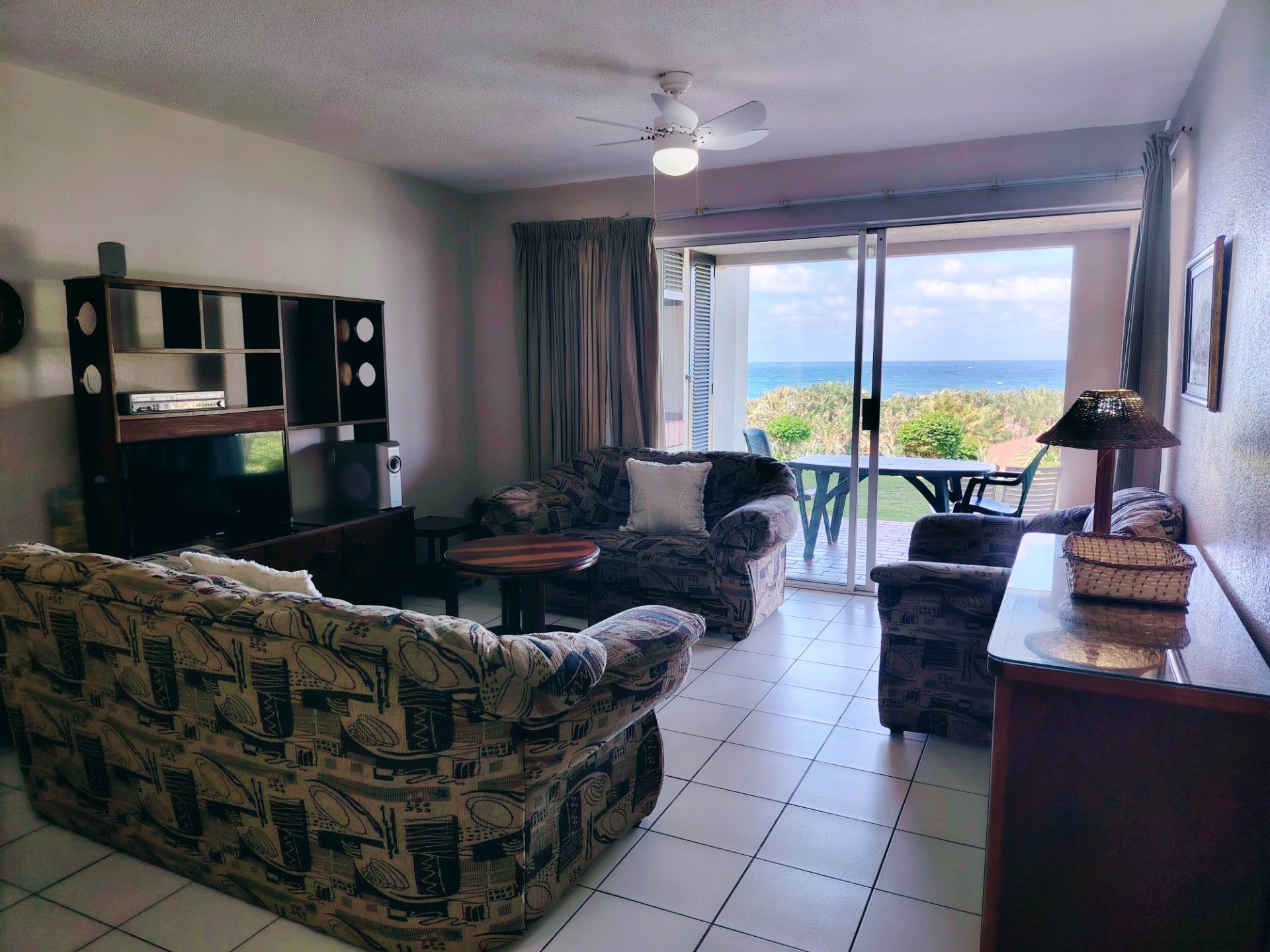 Apartment for sale in Uvongo Beach, Margate, KwaZulu Natal, 120 m²