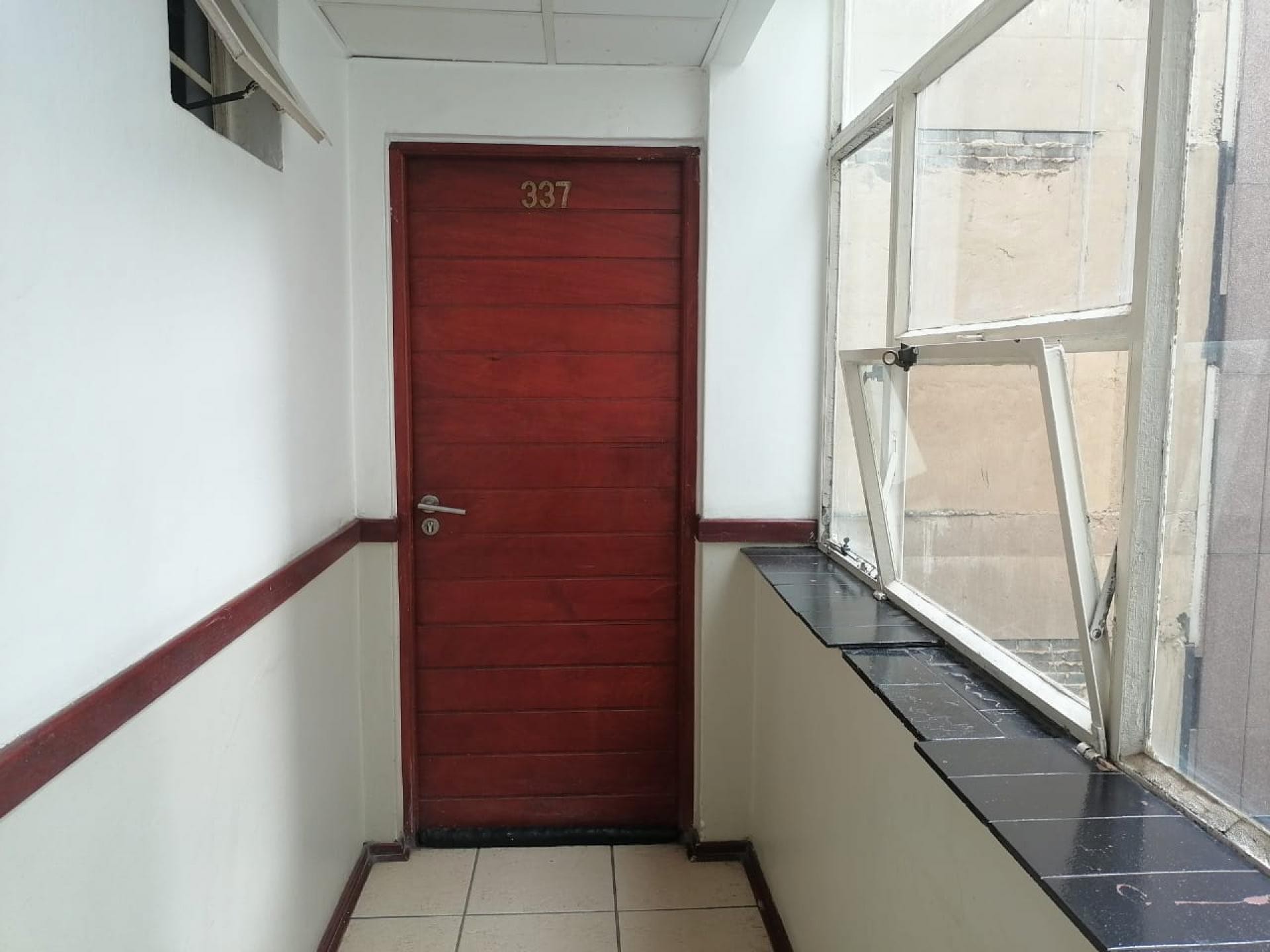 Apartment for sale in Braamfontein Werf, Johannesburg, 38 m²
