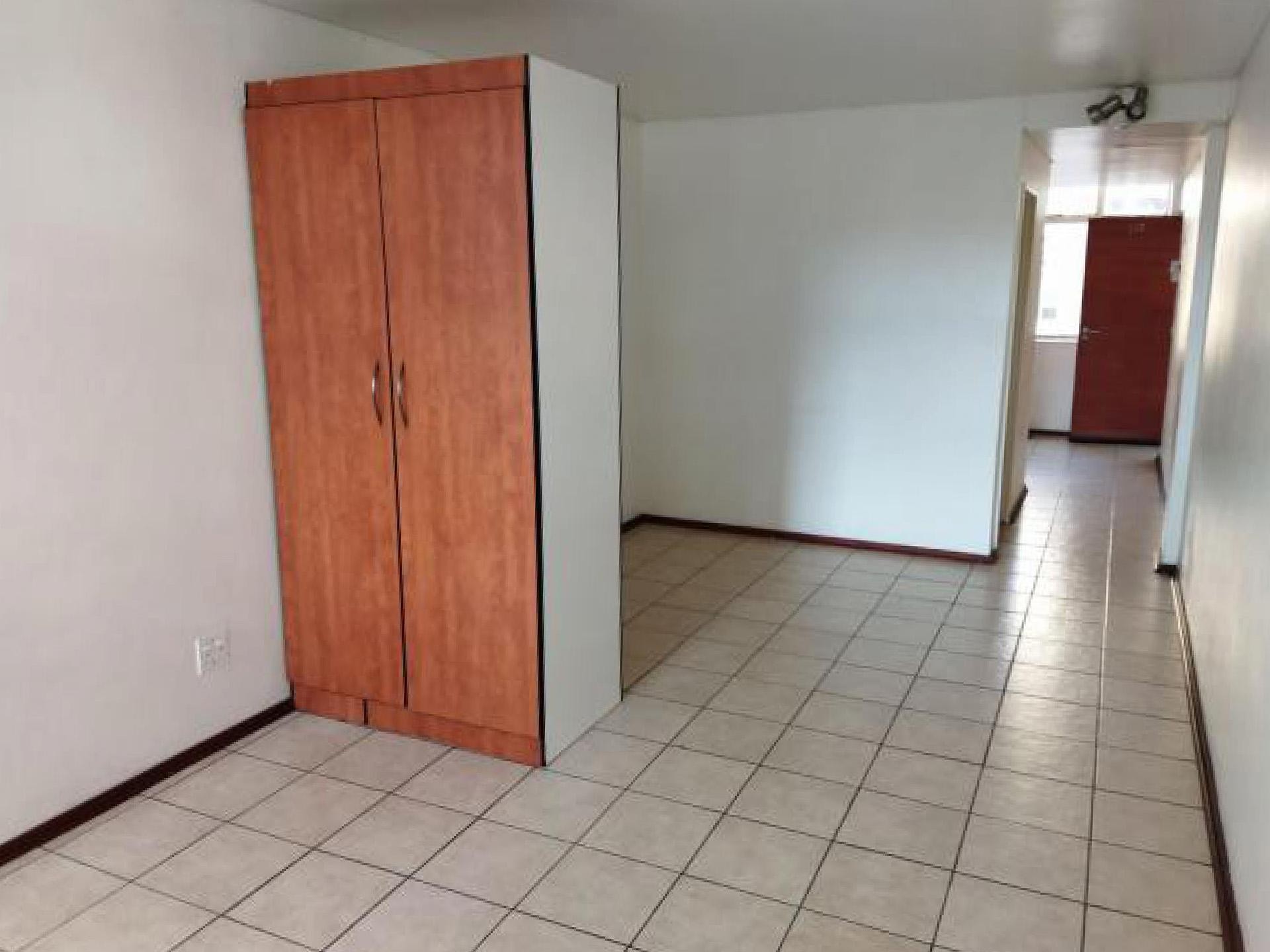 Apartment for sale in Braamfontein Werf, Johannesburg, 38 m²