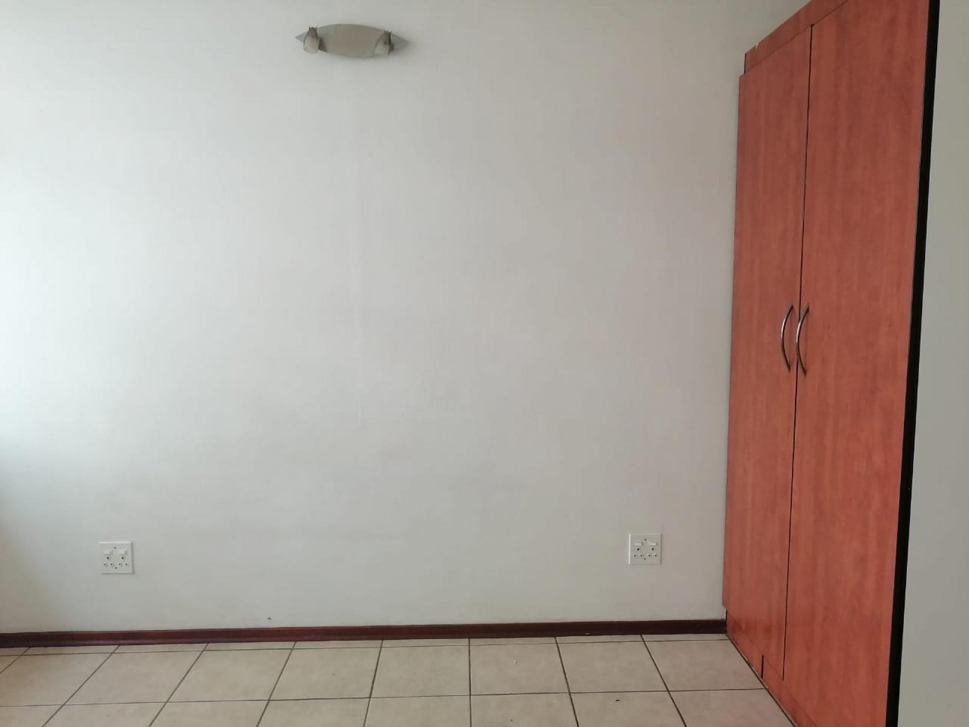 Apartment for sale in Braamfontein Werf, Johannesburg, 38 m²
