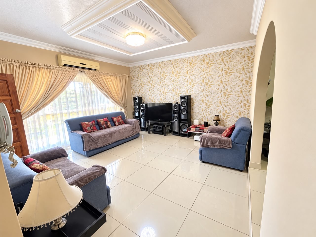 House for sale in Theresapark, Akasia, 1000 m²