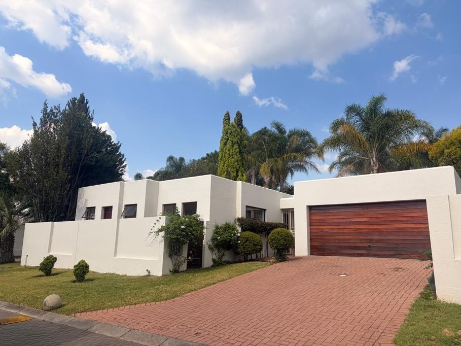 House for rent in Sunninghill, Sandton, 600 m²